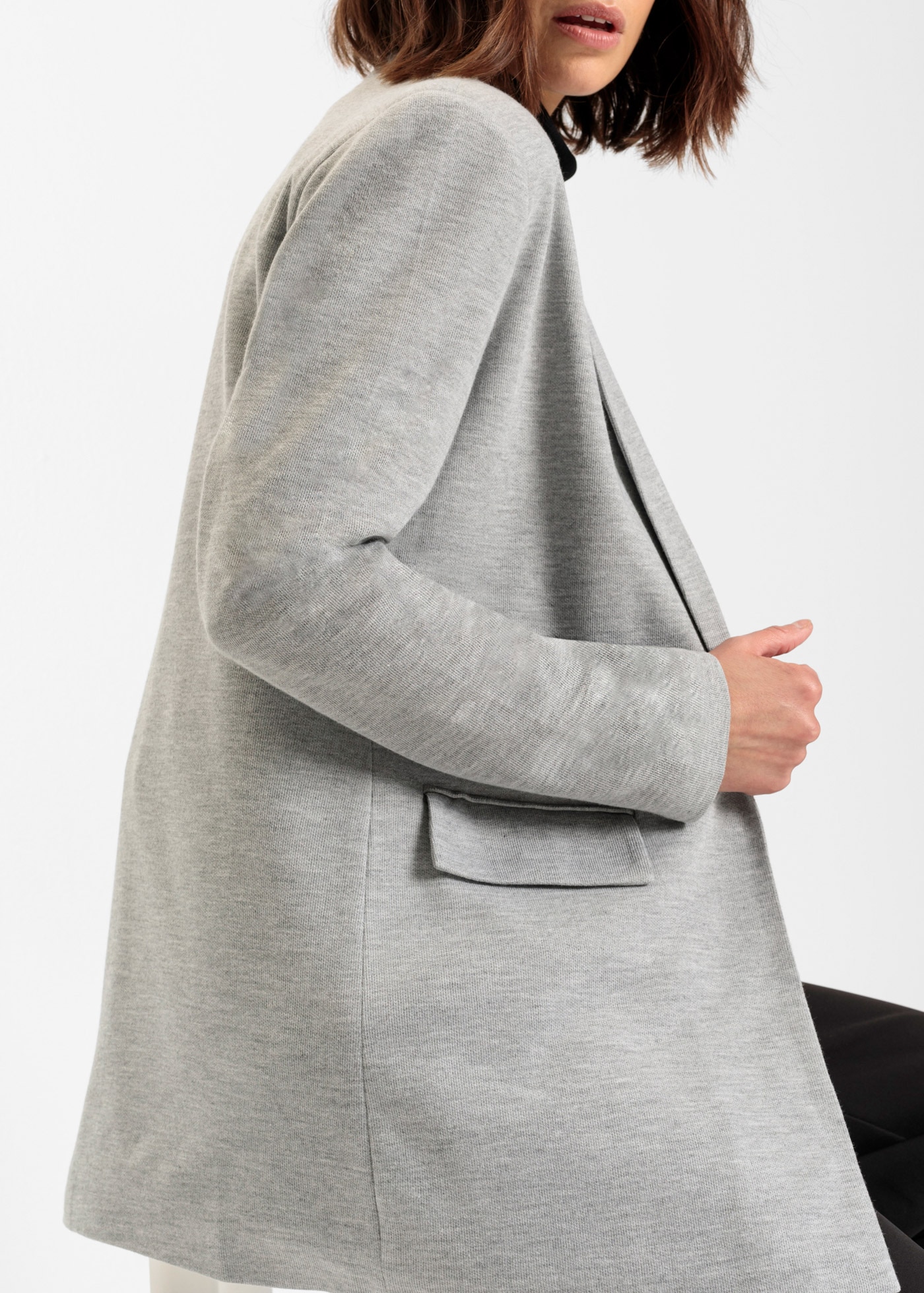 bonprix Jerseyblazer »Langer Jersey-Blazer mit Taschen« 1 mit Reverskragen, lockere Passform, aus Viskose und Polyester