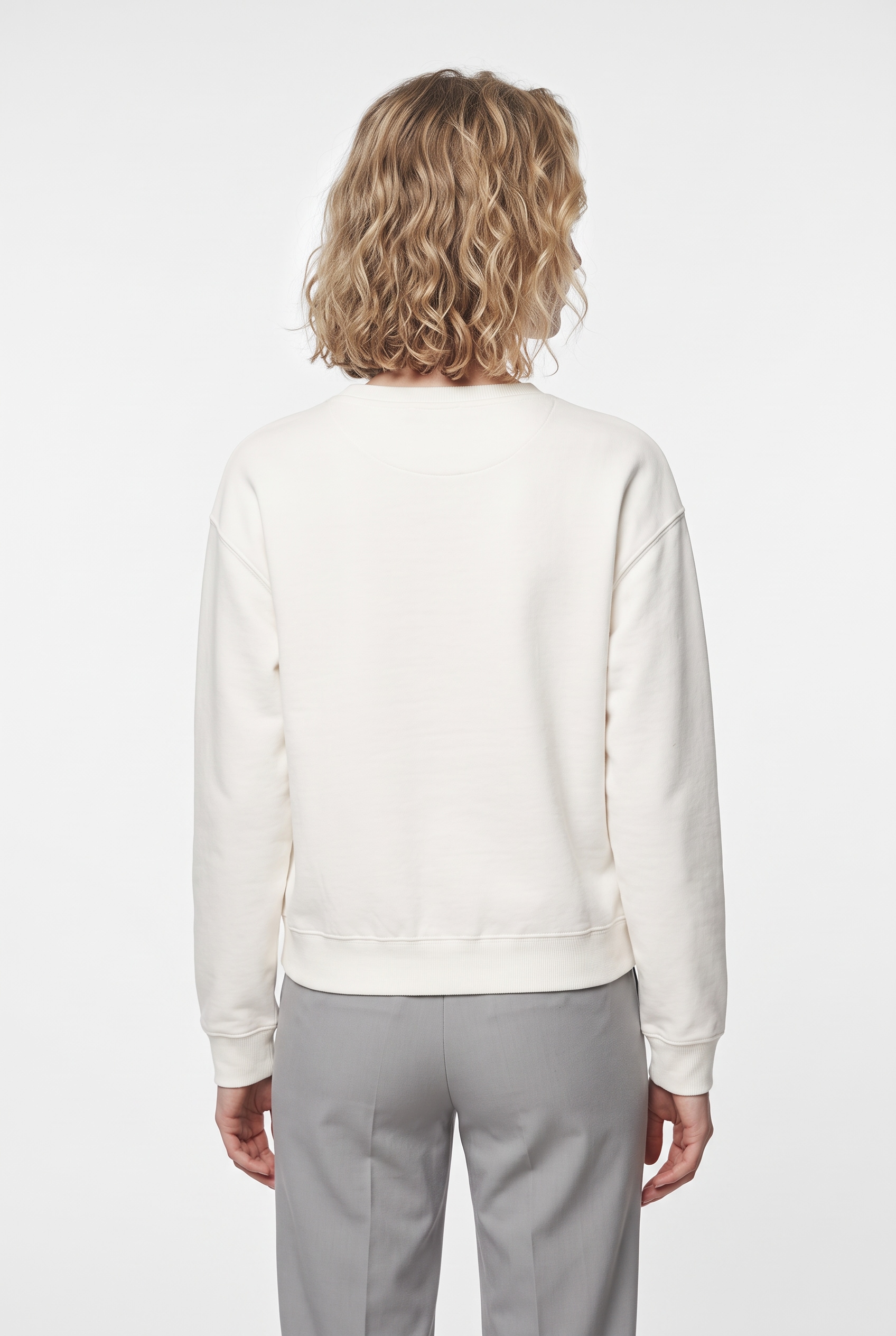 Pepe Jeans Sweatshirt »BRISA«, mit Schmucksteinbesatz & Schriftzug
