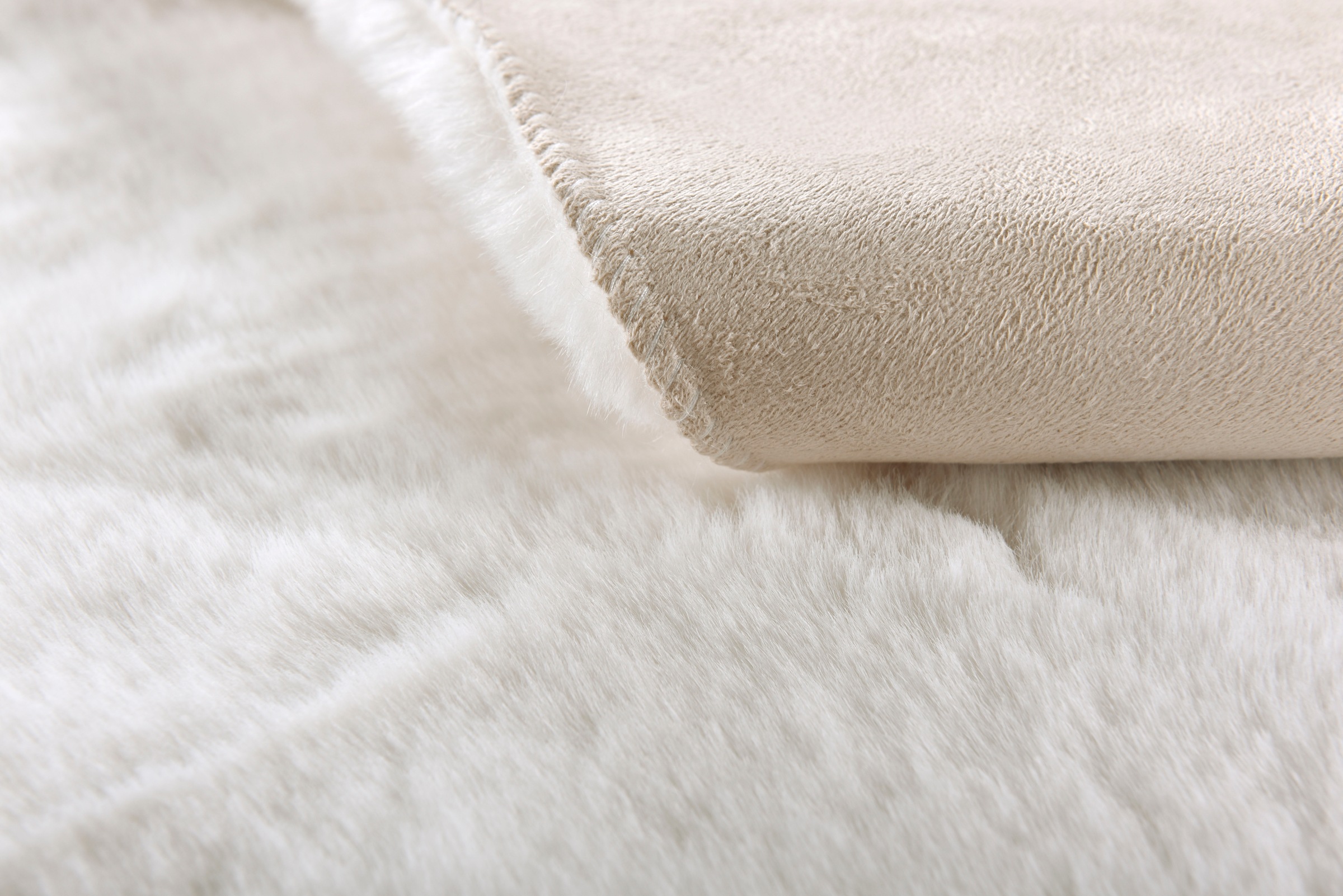 Gino Falcone Tapis en fourrure »Giorgia« En forme de fourrure 20 mm Höhe Fourrure synthétique, super douce - un vrai tapis douillet