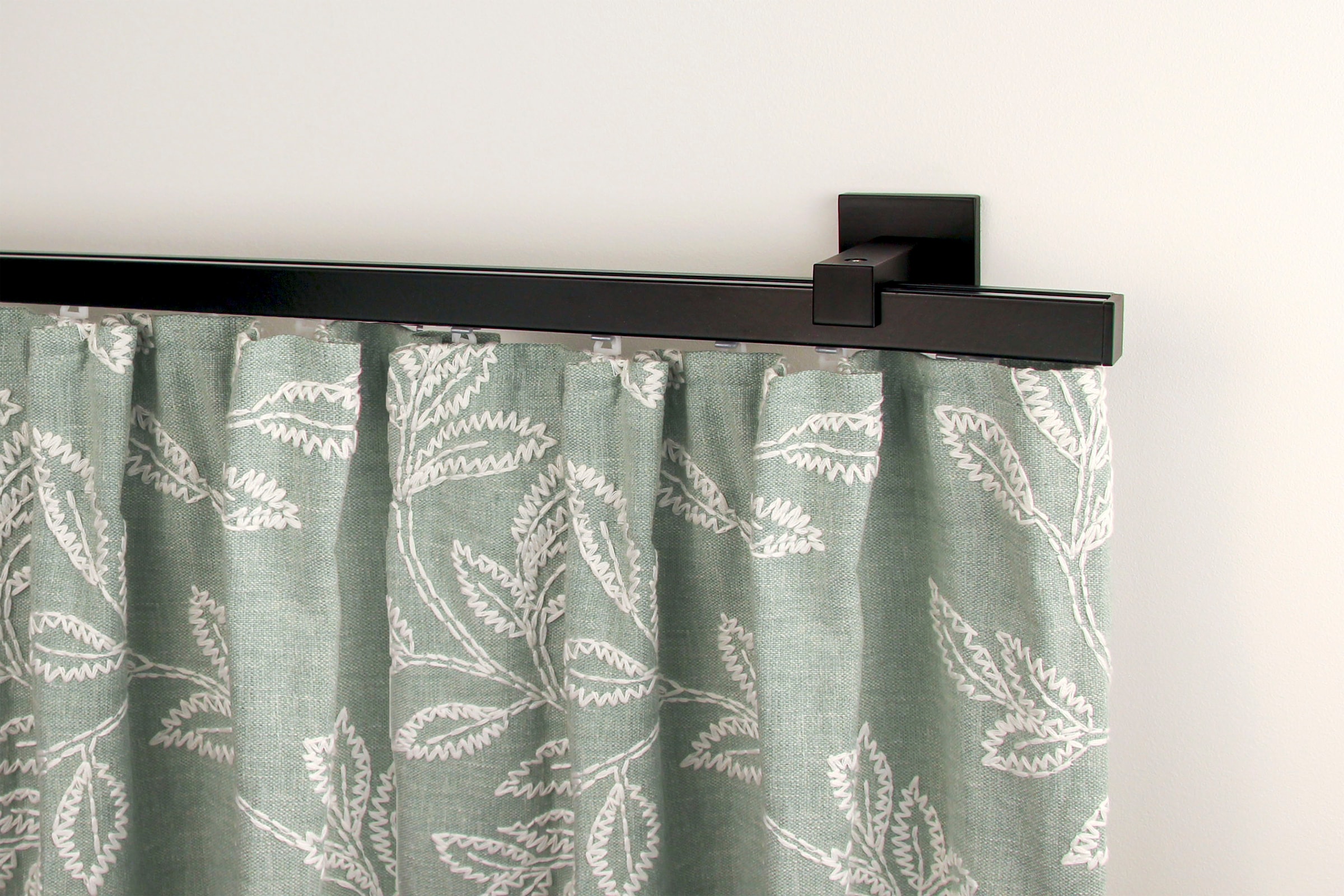 GARESA Tringle à rideaux »Nora« 1 läufig-läufig Wunschmasslänge Vorhanggarnitur, einfache Montage an die Wand, verlängerbar, Kappe