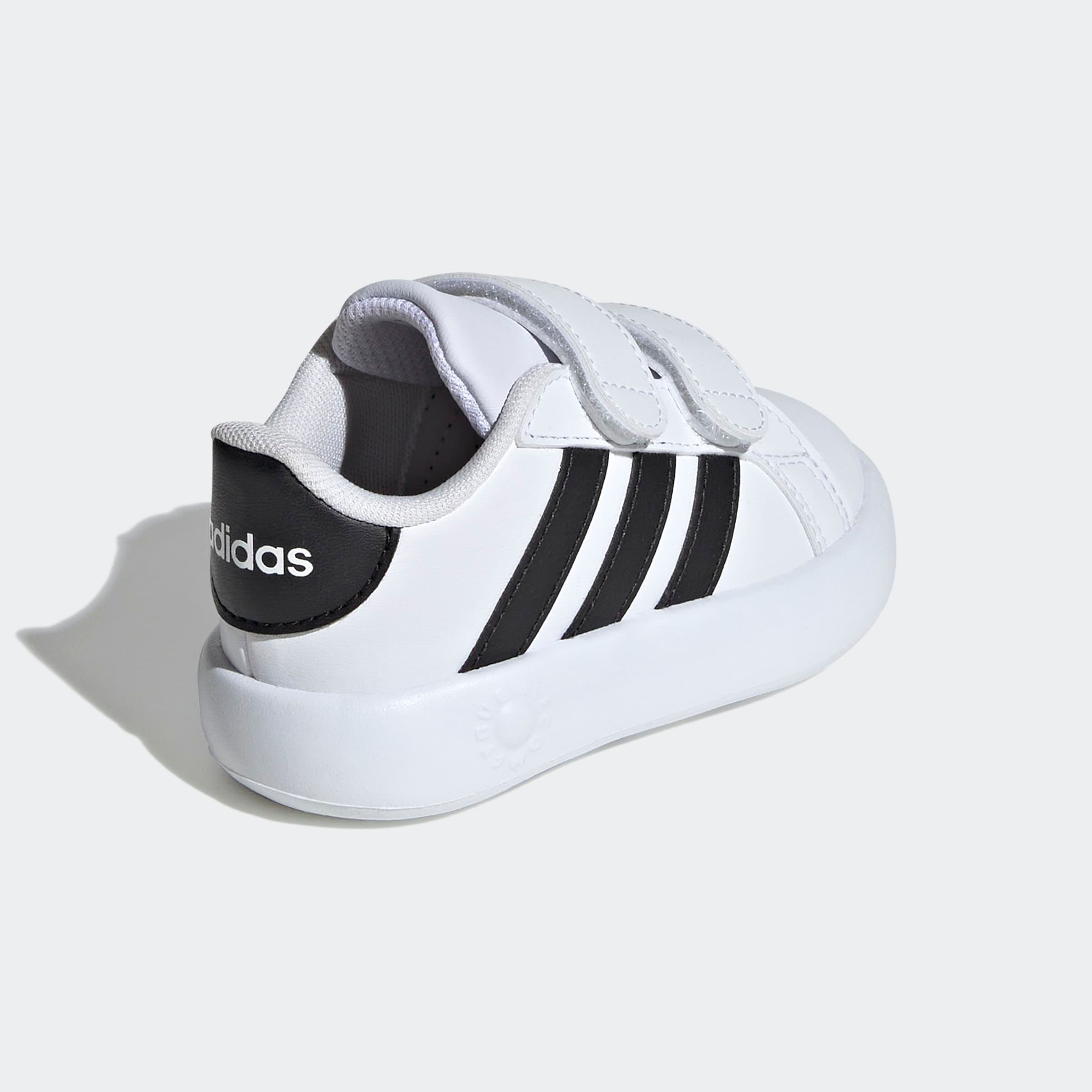 adidas Sportswear Klettschuh »GRAND COURT 2.0 KIDS«  Design auf den Spuren des adidas Superstar, für Kinder