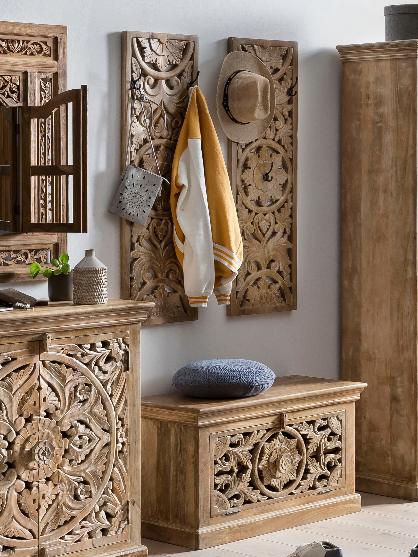 SIT Panneau de vestiaire »Naxos aus Mangoholz mit 4 Doppel-Haken« Sculptures élaborées de style oriental