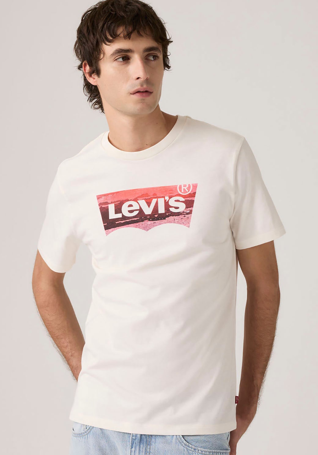 Levi's® T-shirt »Batwing Logo Tee« mit Logo-Front-Print