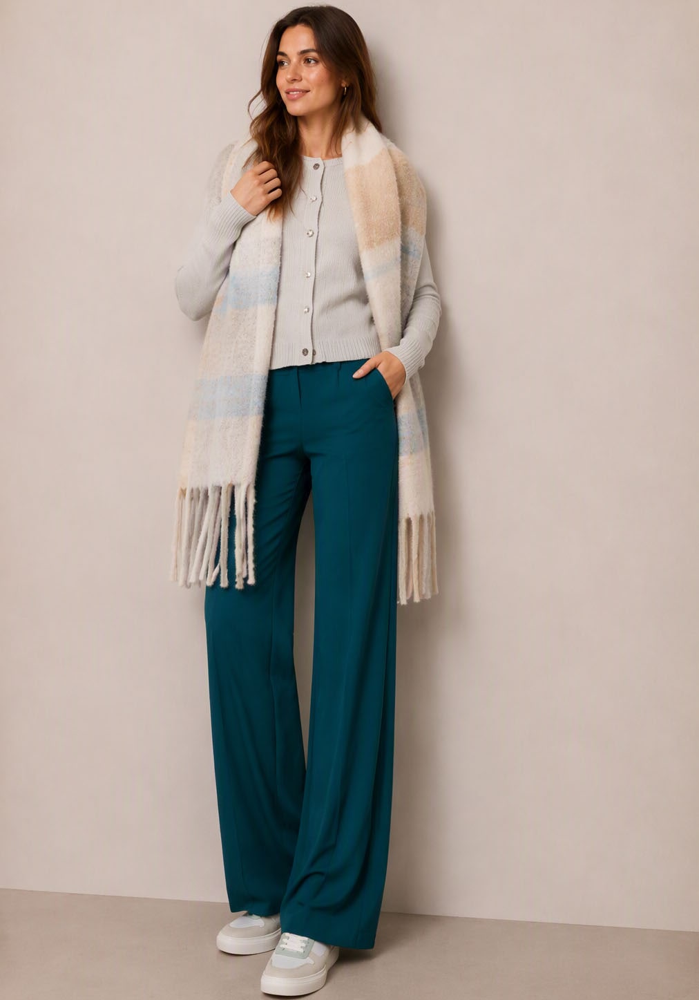 Tamaris Strickjacke »in lässiger Blouson-Form mit Bündchen« aus weicher Viskosemischung