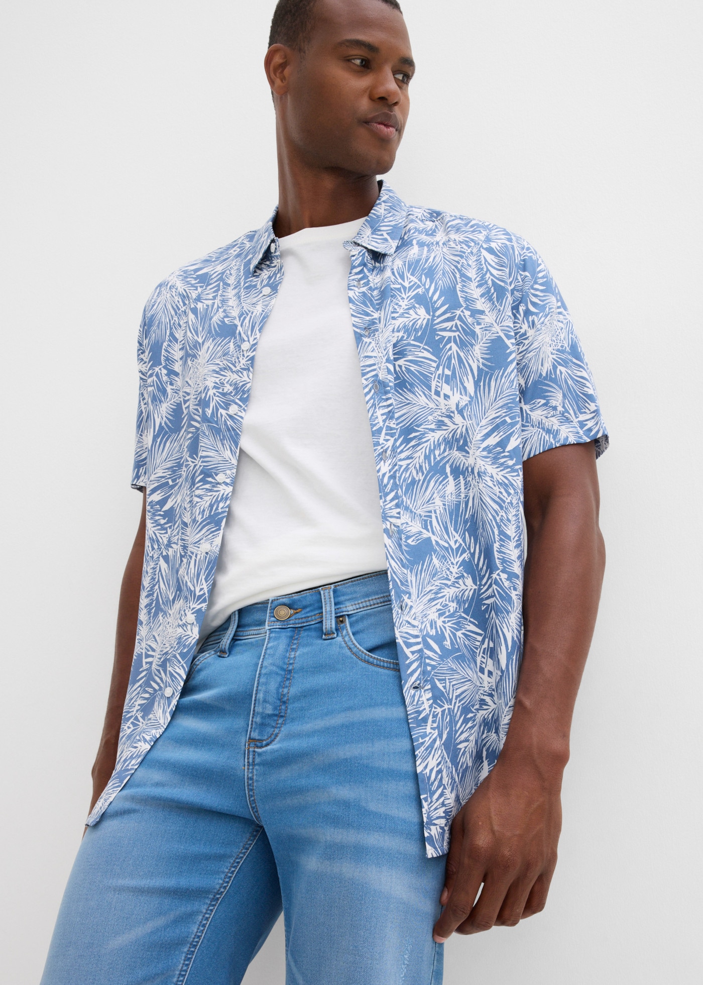 bonprix Bermuda  avec effet usé, en coton, polyester et élasthanne, style décontracté