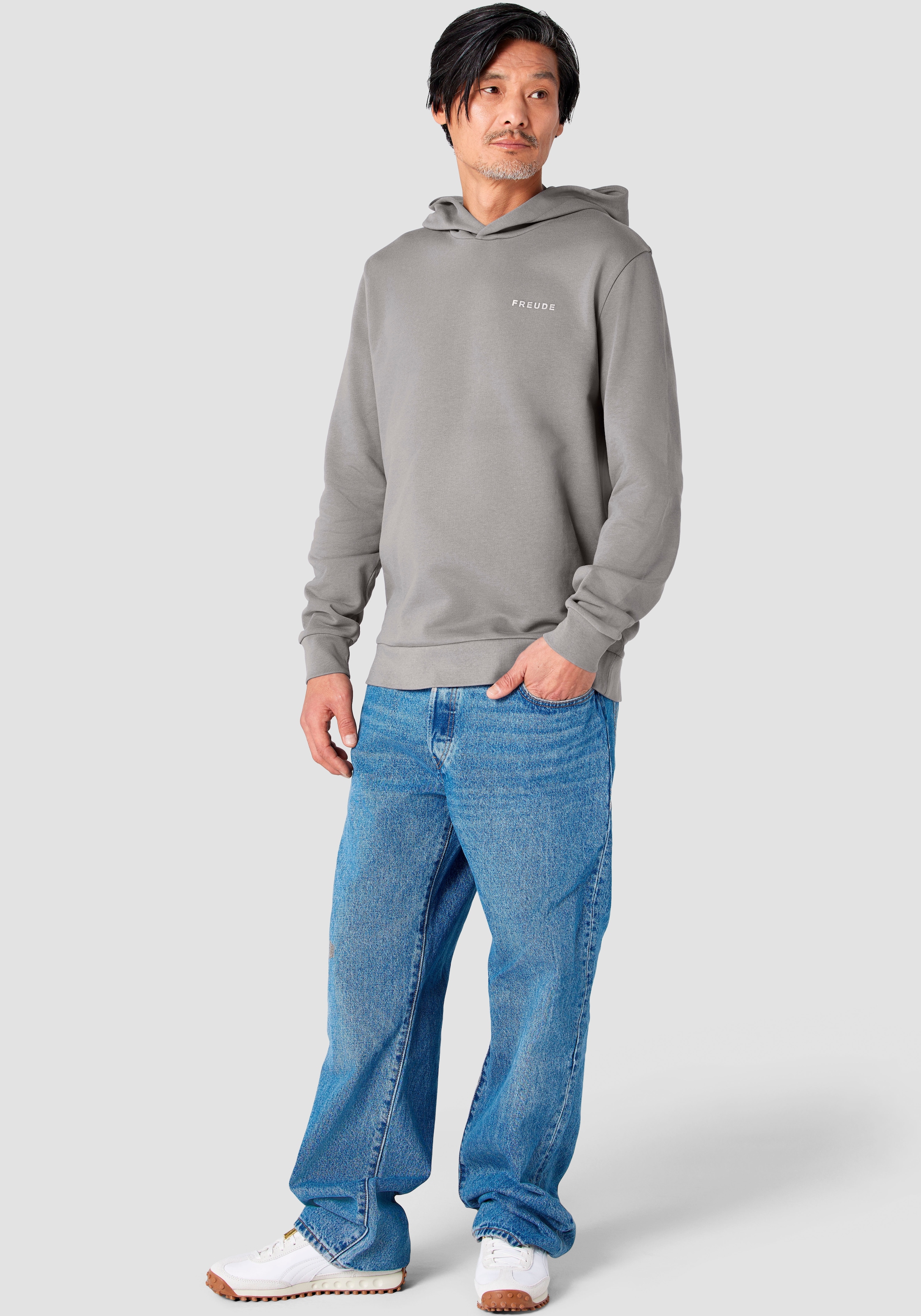 BMW Hoodie , mit Logodruck auf Brusthöhe
