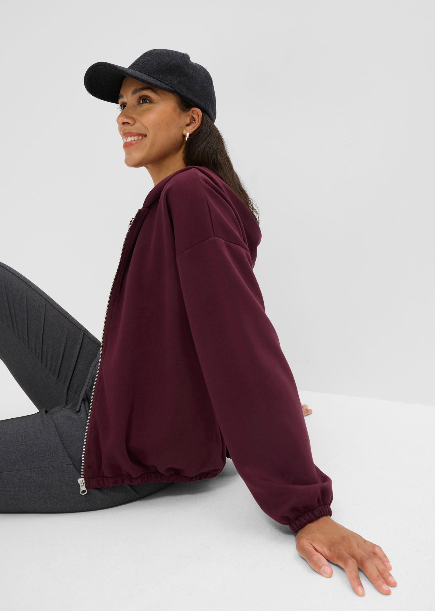 bonprix Kapuzensweatjacke Loose Fit, mit Ballonsaum