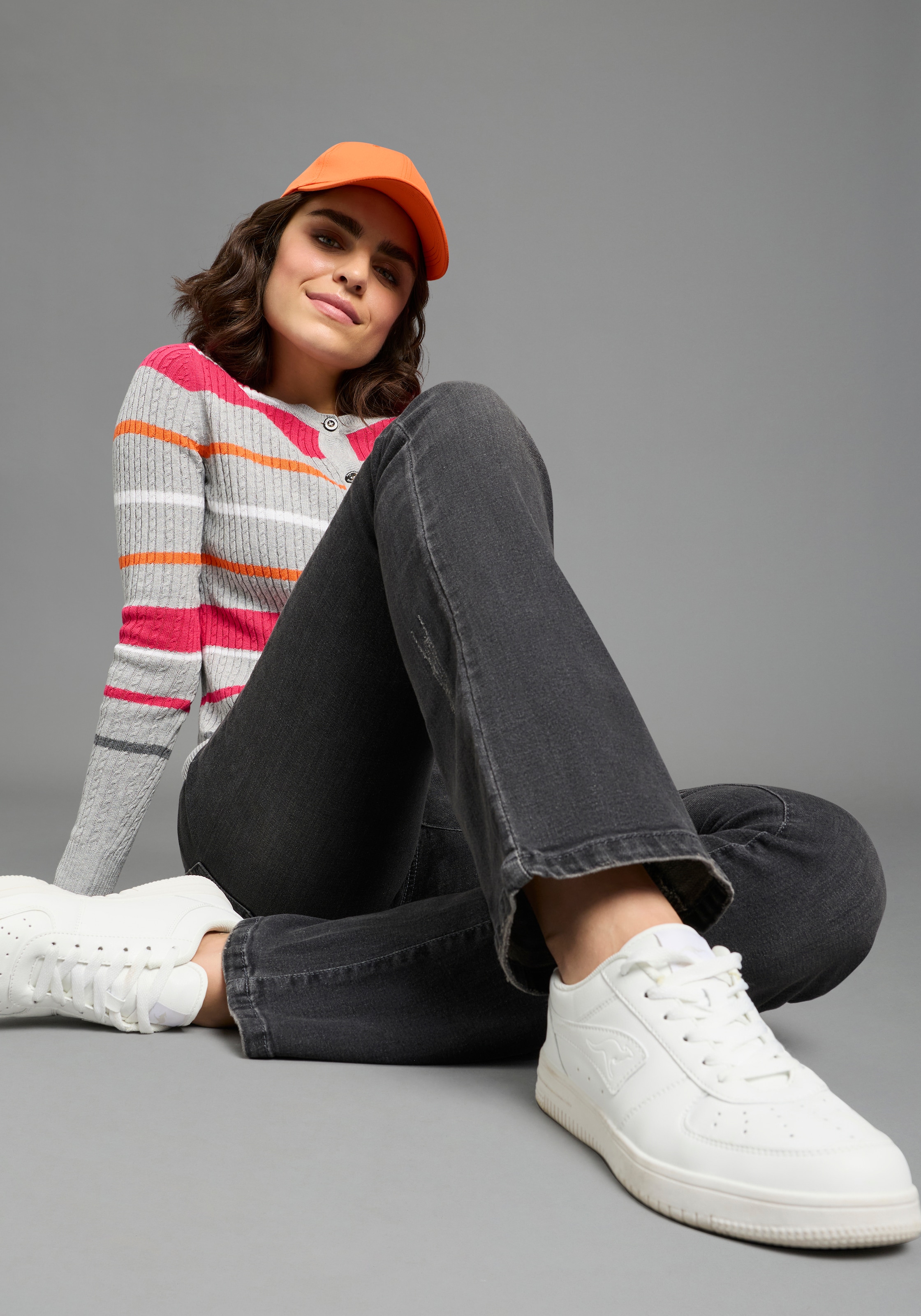 KangaROOS Jeans à 5 poches ausgestellte Beinform,  Used-Waschung,  normale Leibhöhe