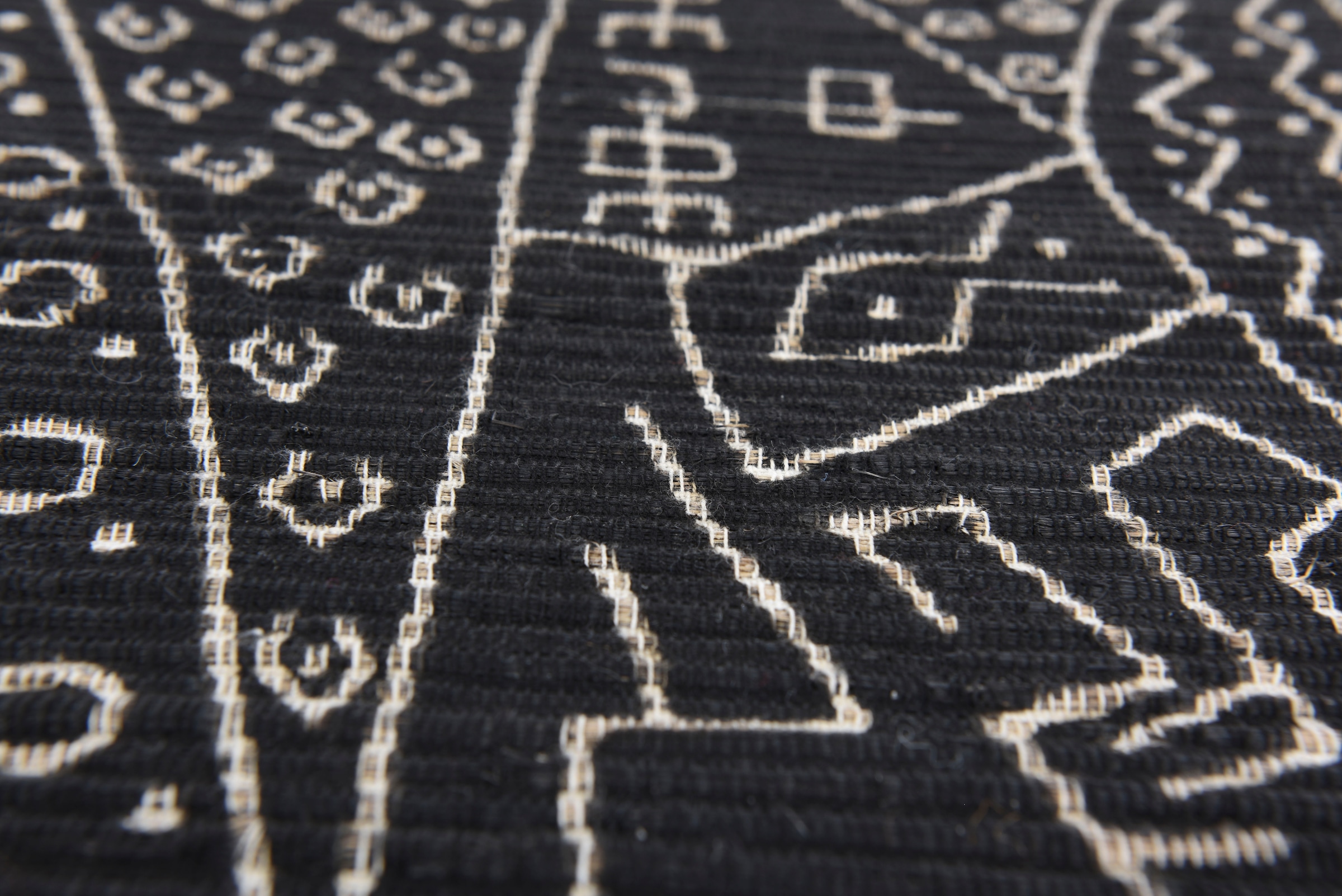 DIE HAUSKUNST Tapis »Taama« Rectangulaire 4 mm Höhe Flachgewebe, handgewebt, mit Fransen