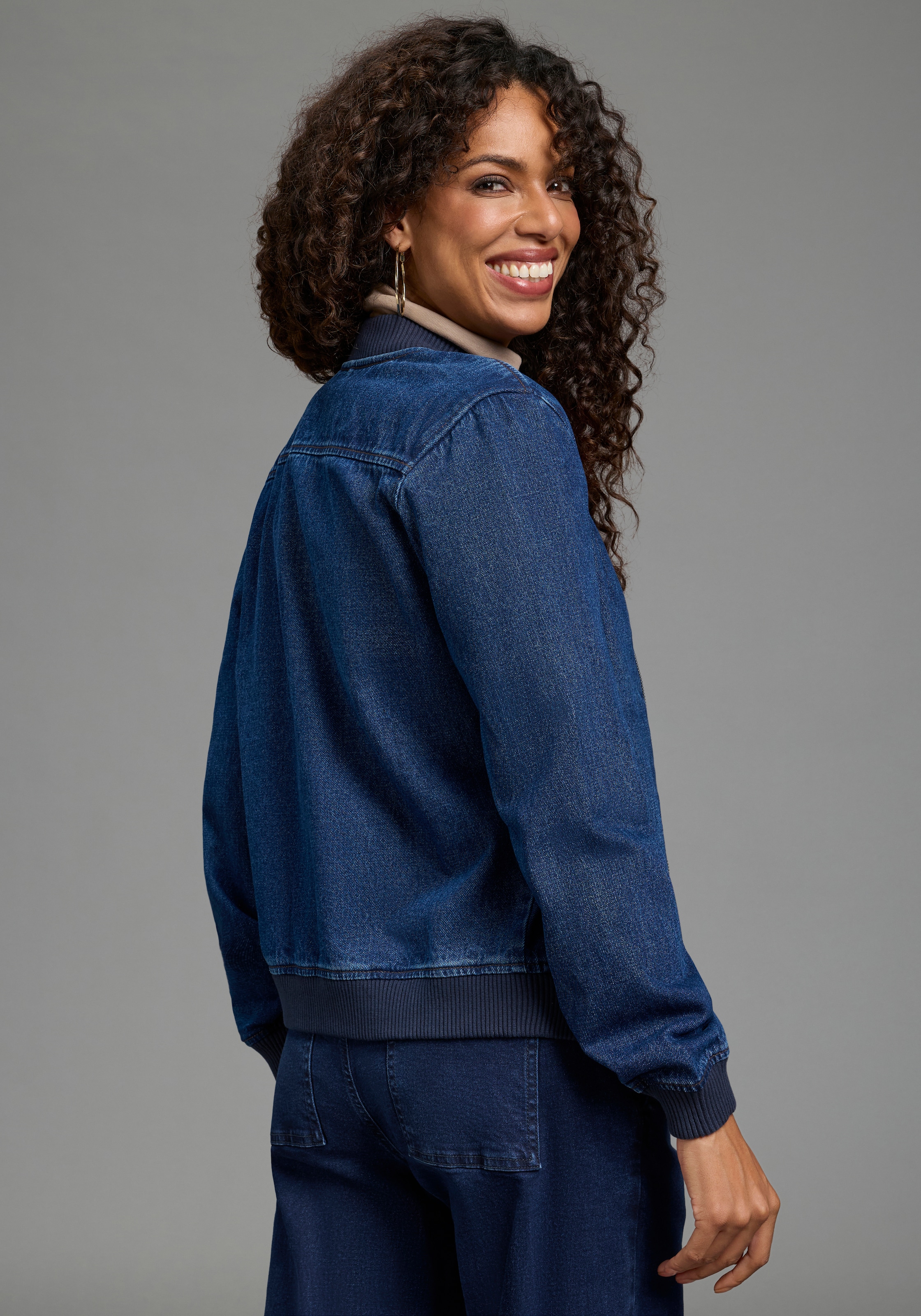 Arizona Veste en jean »im winterlicheren Denim« longueur hanches, coupe Comfort Fit, avec fermeture éclair