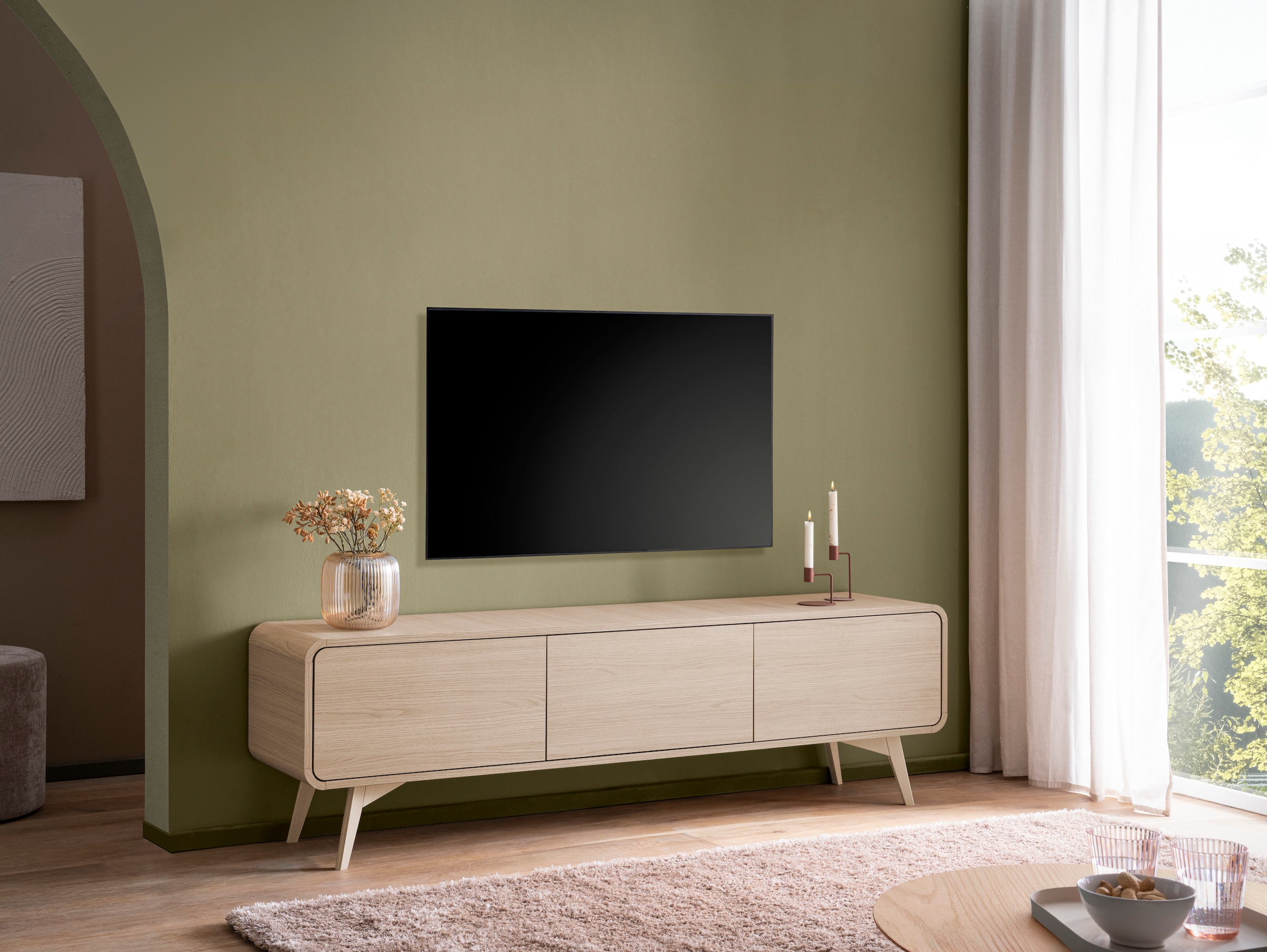 Home affaire Table basse »Torsby, moderner TV-Schrank, Kommode in Eiche Natur, TV-Unterschrank« abgerundete Ecken, ausreichend Stauraum, vielseitig einsetzbar