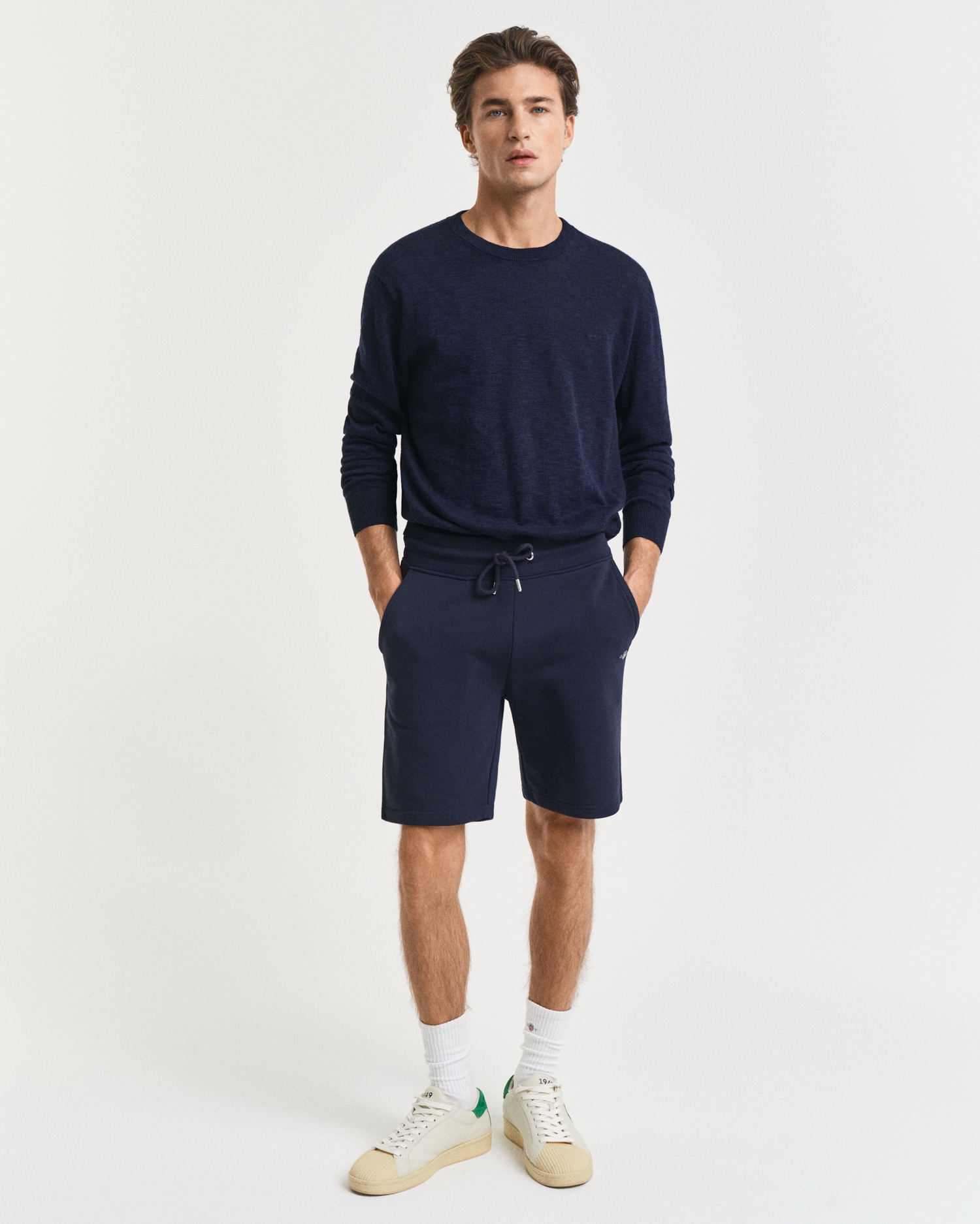 Gant Sweatshorts »REG SHIELD SWEAT SHORTS«  avec petite broderie logo sous la poche passe-main