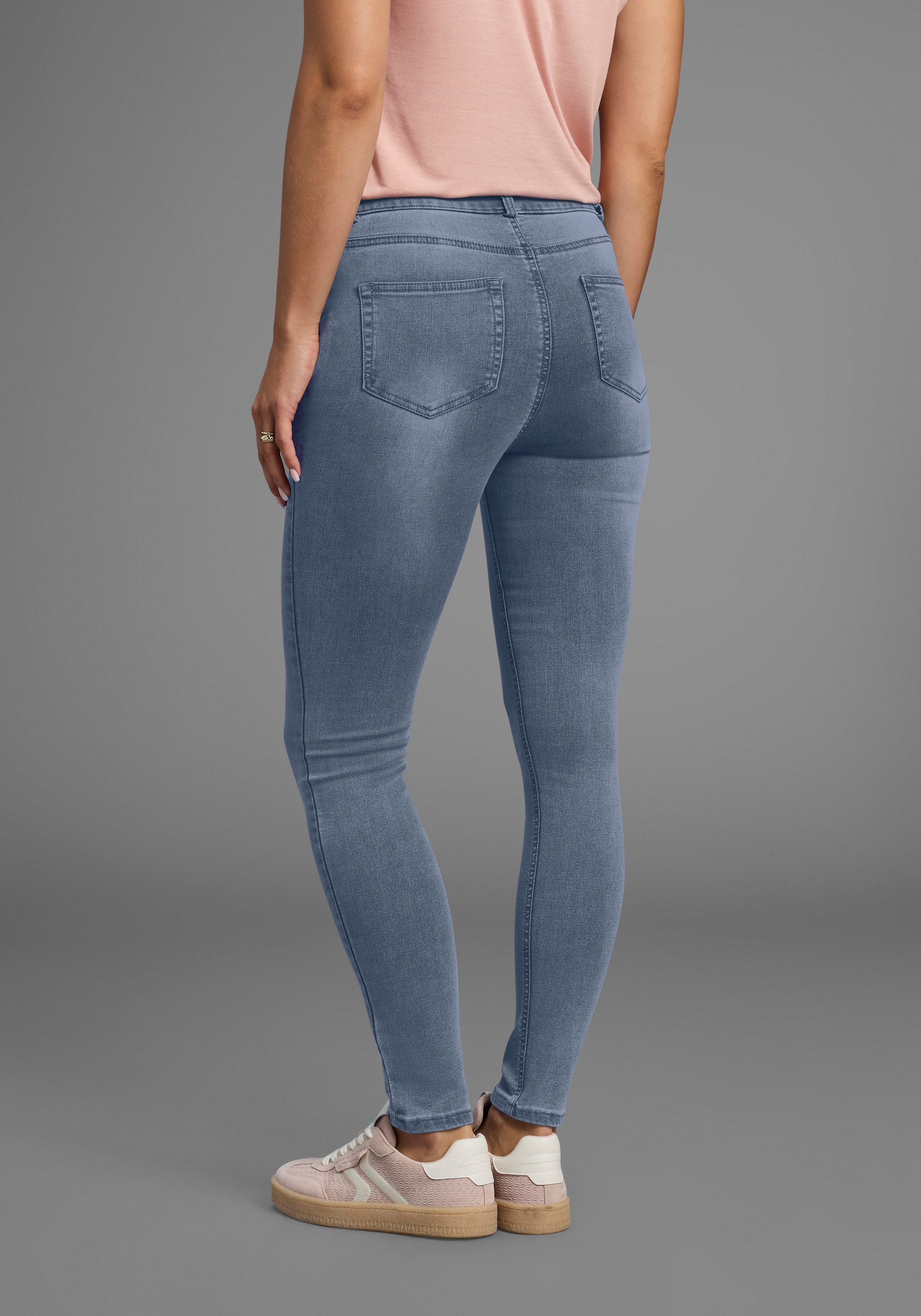 Arizona Skinny-fit-Jeans »Ultra Stretch« extra-eng geschnittene Beinform,  modische Used-Waschung
