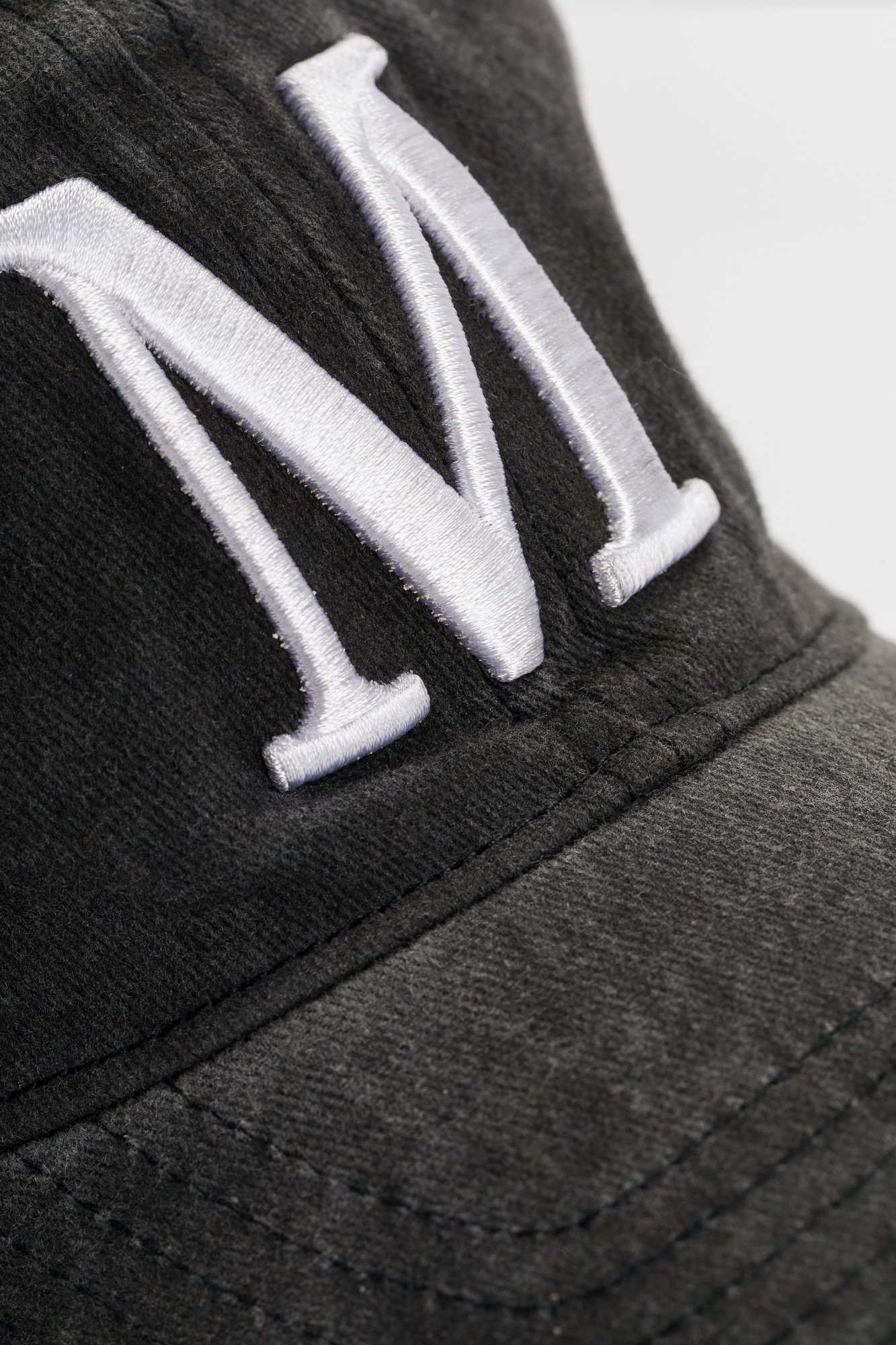 MUSTANG Baseball Cap »"Jamie"« Grössenverstellbar, Washed Look, mit grosser Stickerei vorne