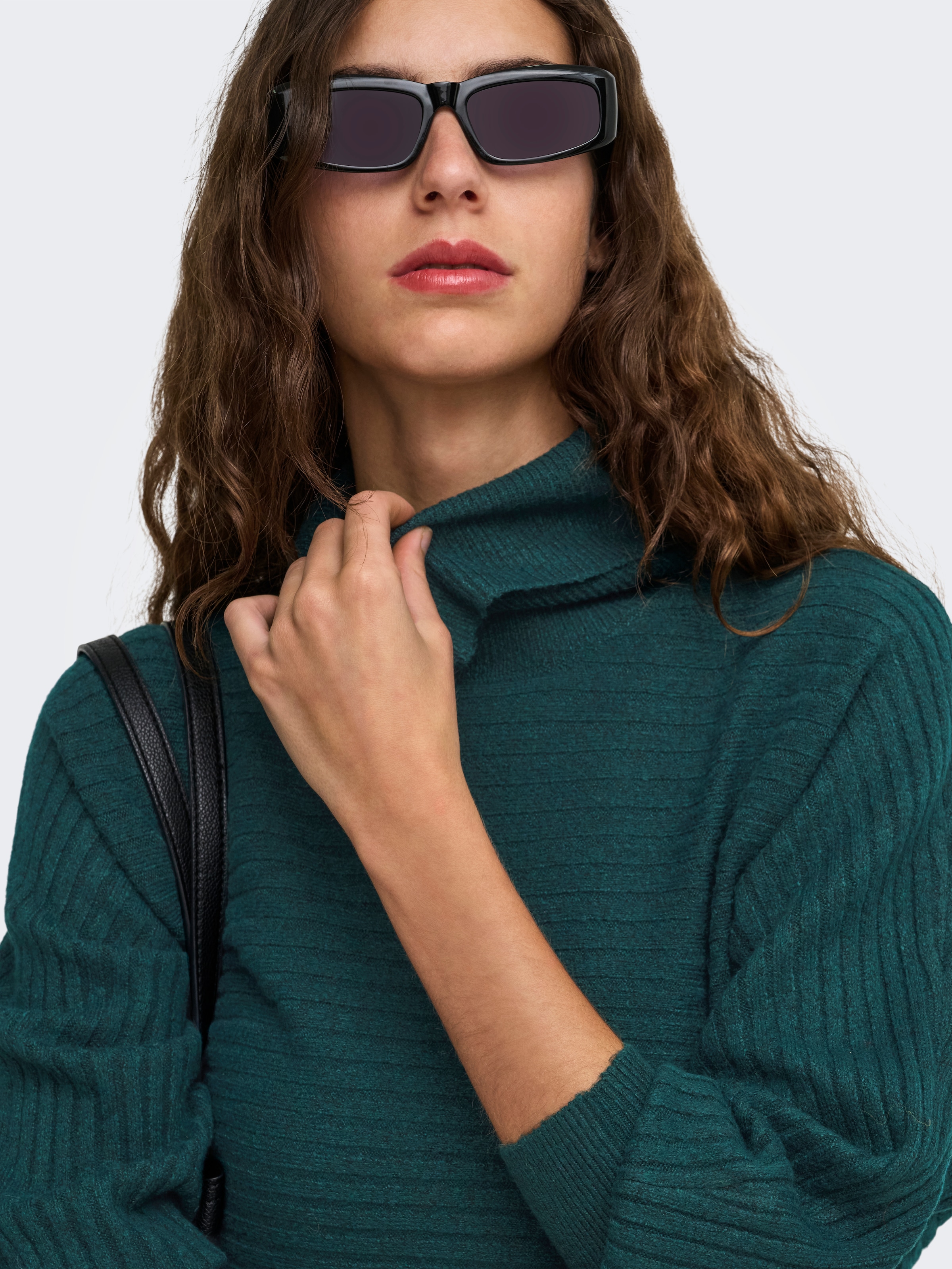ONLY Pull à col roulé »ONLWINNIE LS ROLLNECK CS KNT« Mélange de matières, stretch, coupe régulière