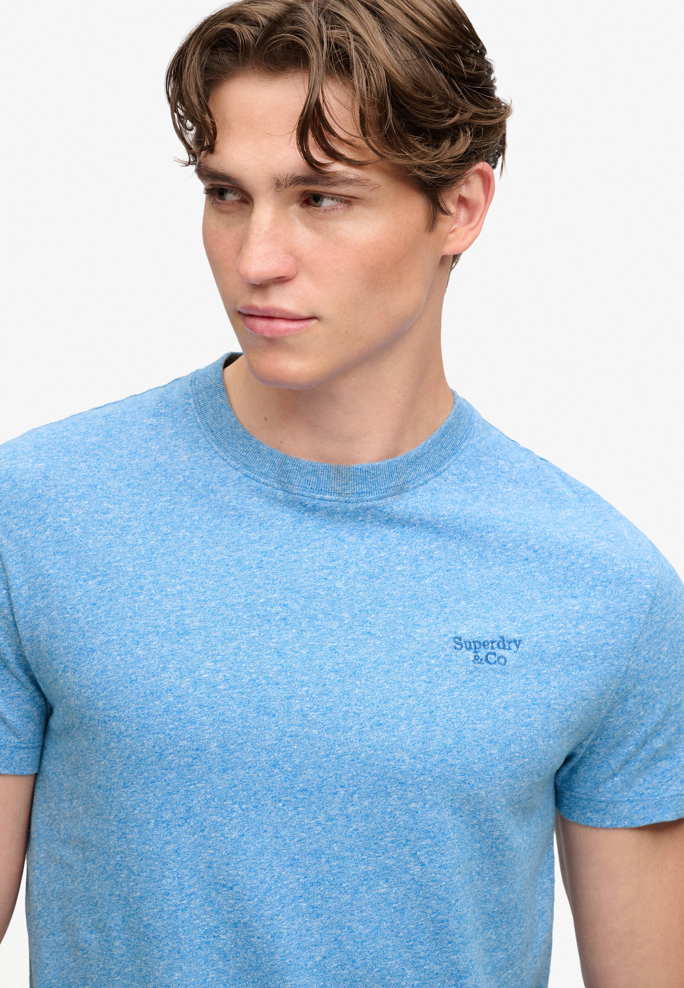 Superdry Shirt à col rond »ESSENTIAL SERIF LOGO EMB TEE« coton, coupe régulière