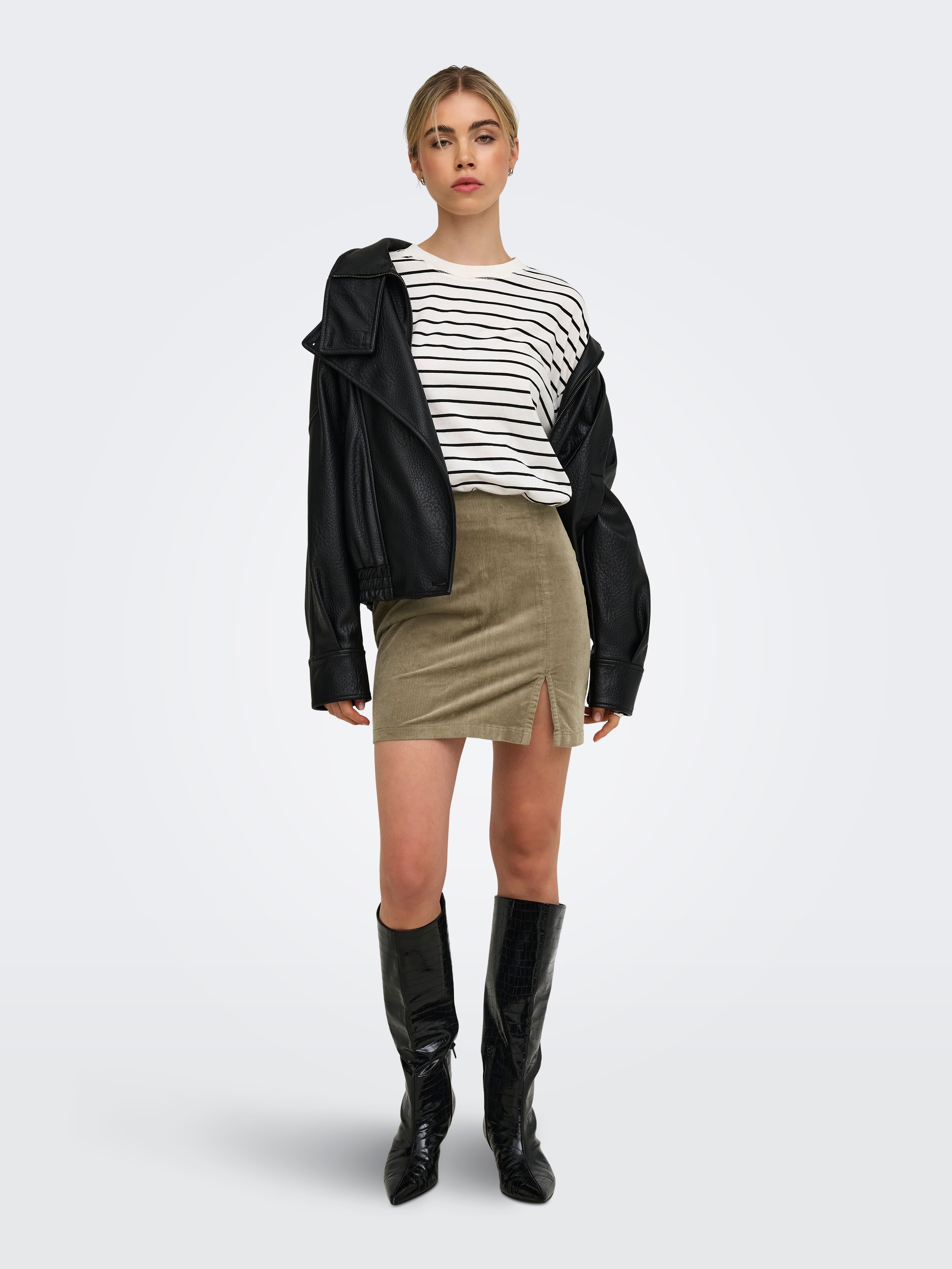 ONLY Jupe en velours »ONLFLORA HW CORD SHORT SLIT SKIRT PNT« mélange de coton