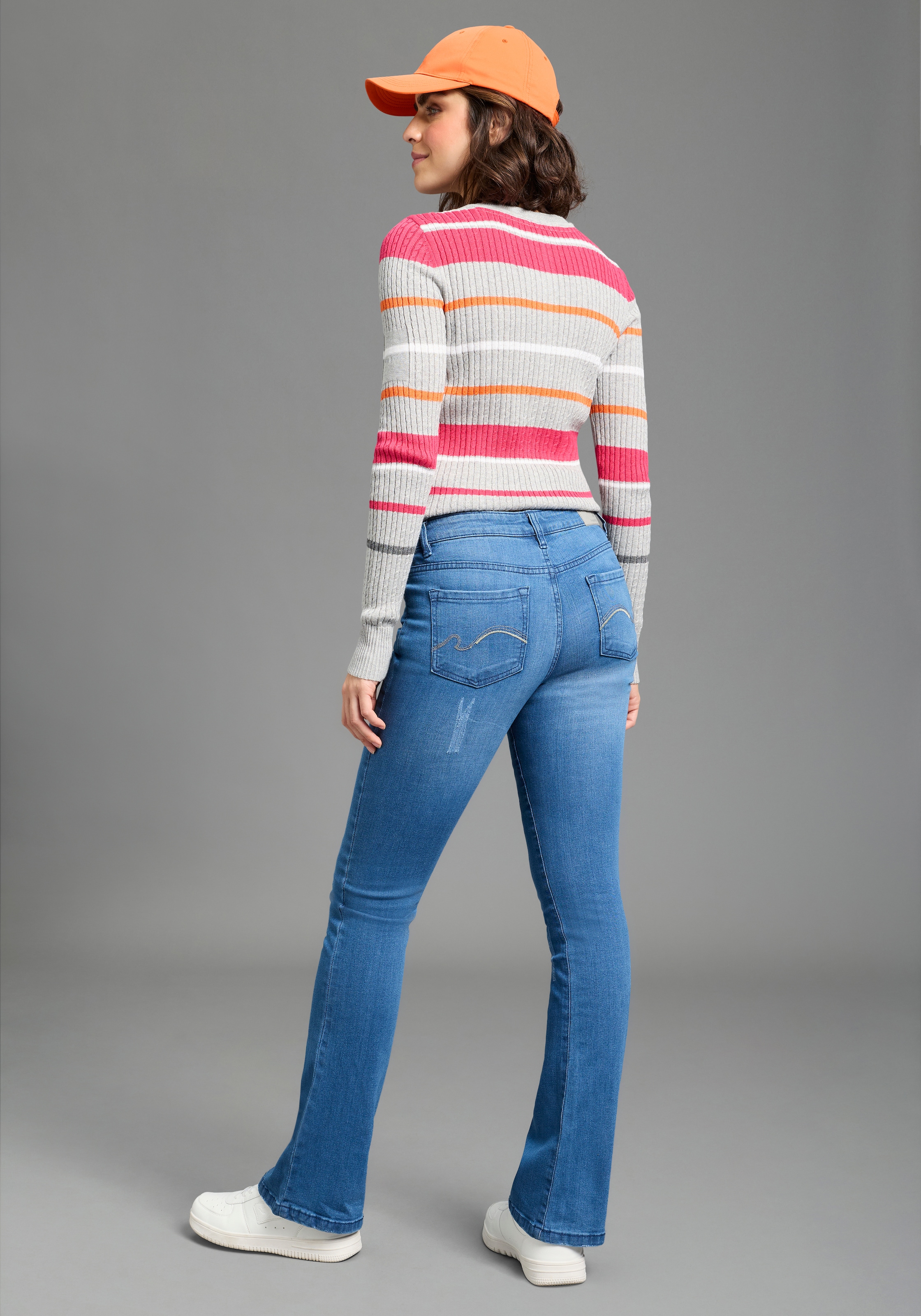 KangaROOS Jeans à 5 poches ausgestellte Beinform,  Used-Waschung,  normale Leibhöhe