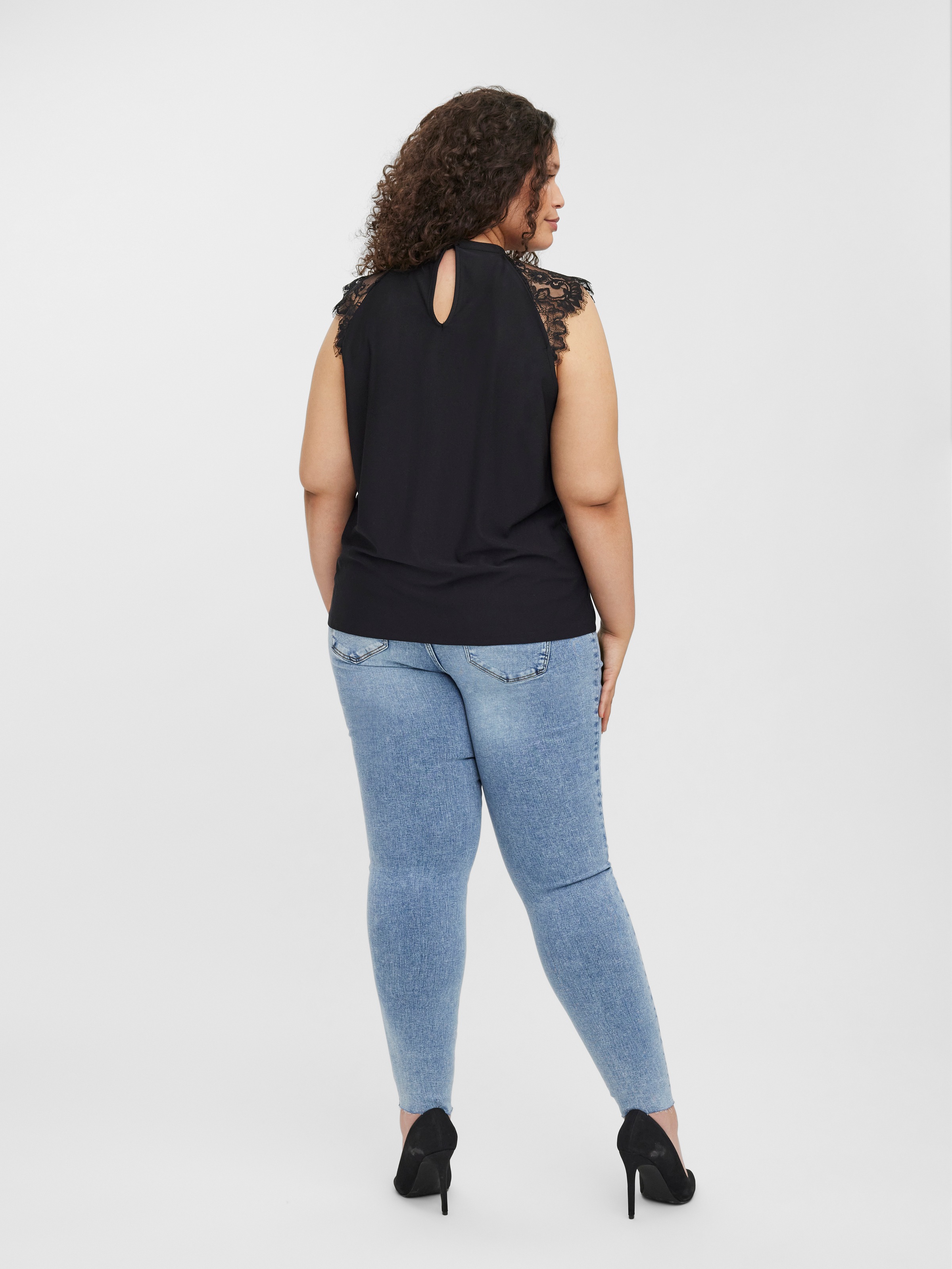 Vero Moda Curve Spitzenshirt »VMMILLA SL LACE TOP NOOS CUR« Materialmix, regular fit