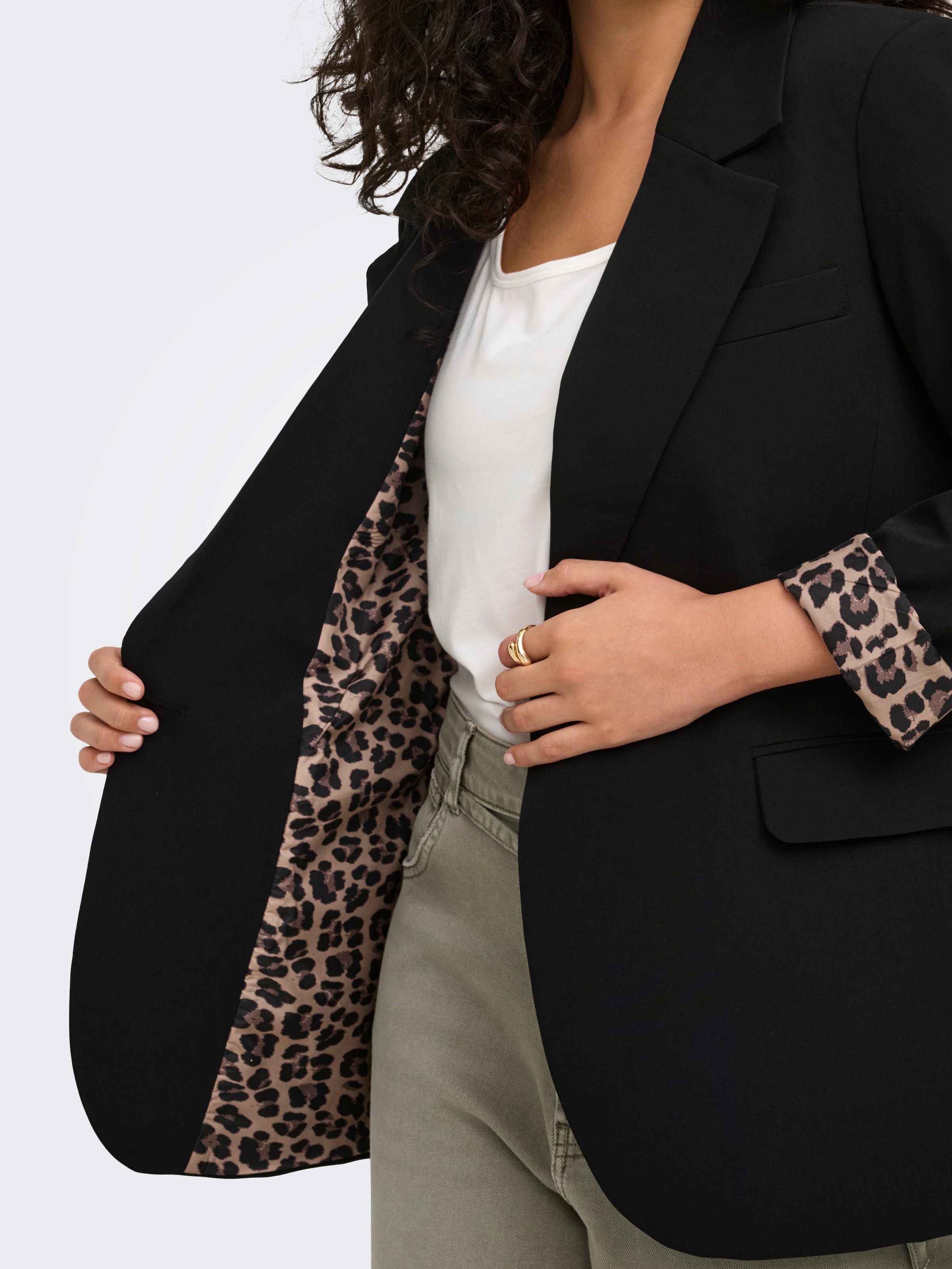 ONLY CARMAKOMA Blazer court »CARLANA-BERRY L/S REG BLAZER TLR« fibre synthétique