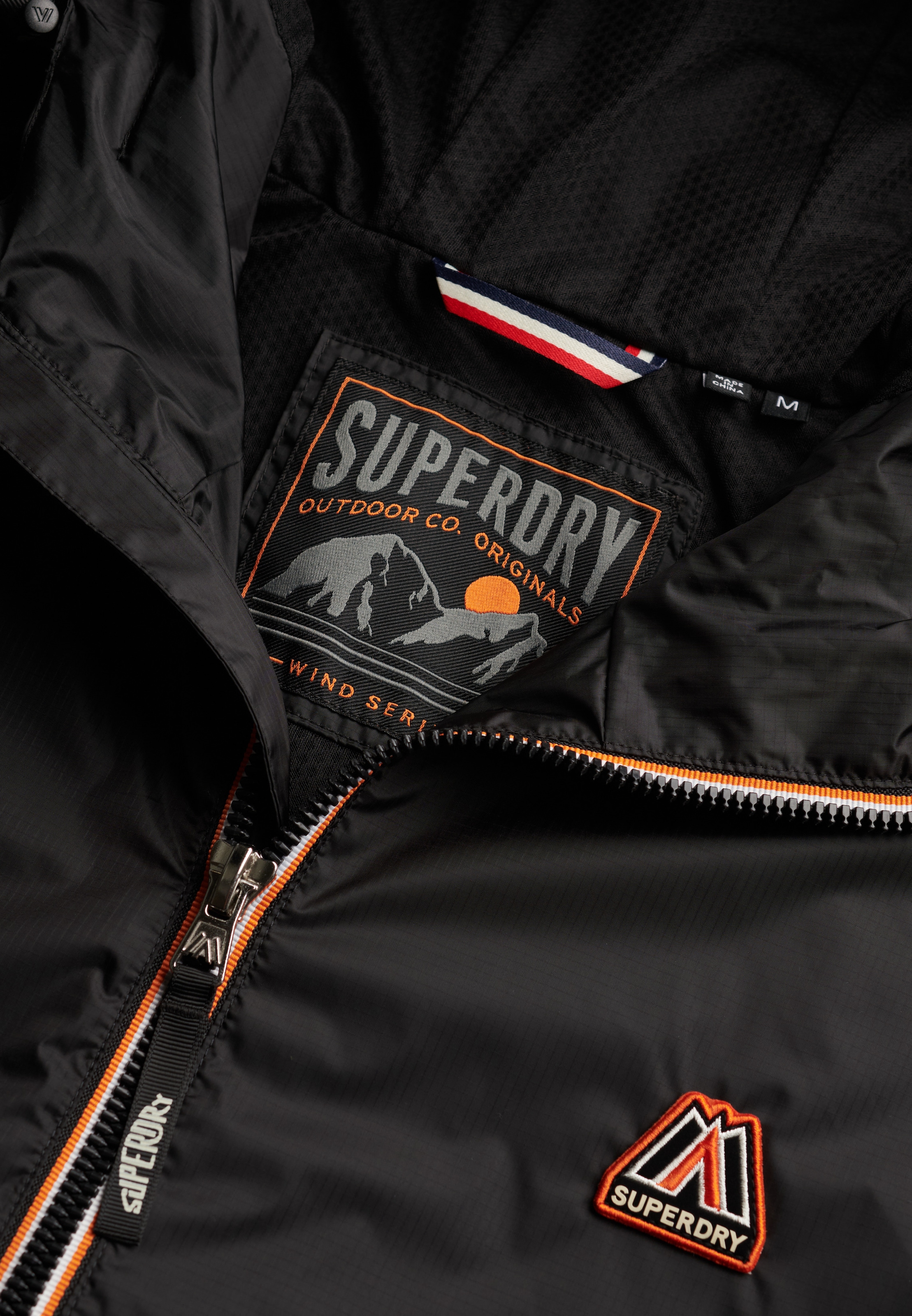 Superdry Coupe-vent »ESSENTIAL TRI WINDBREAKER JKT« mit Kapuze