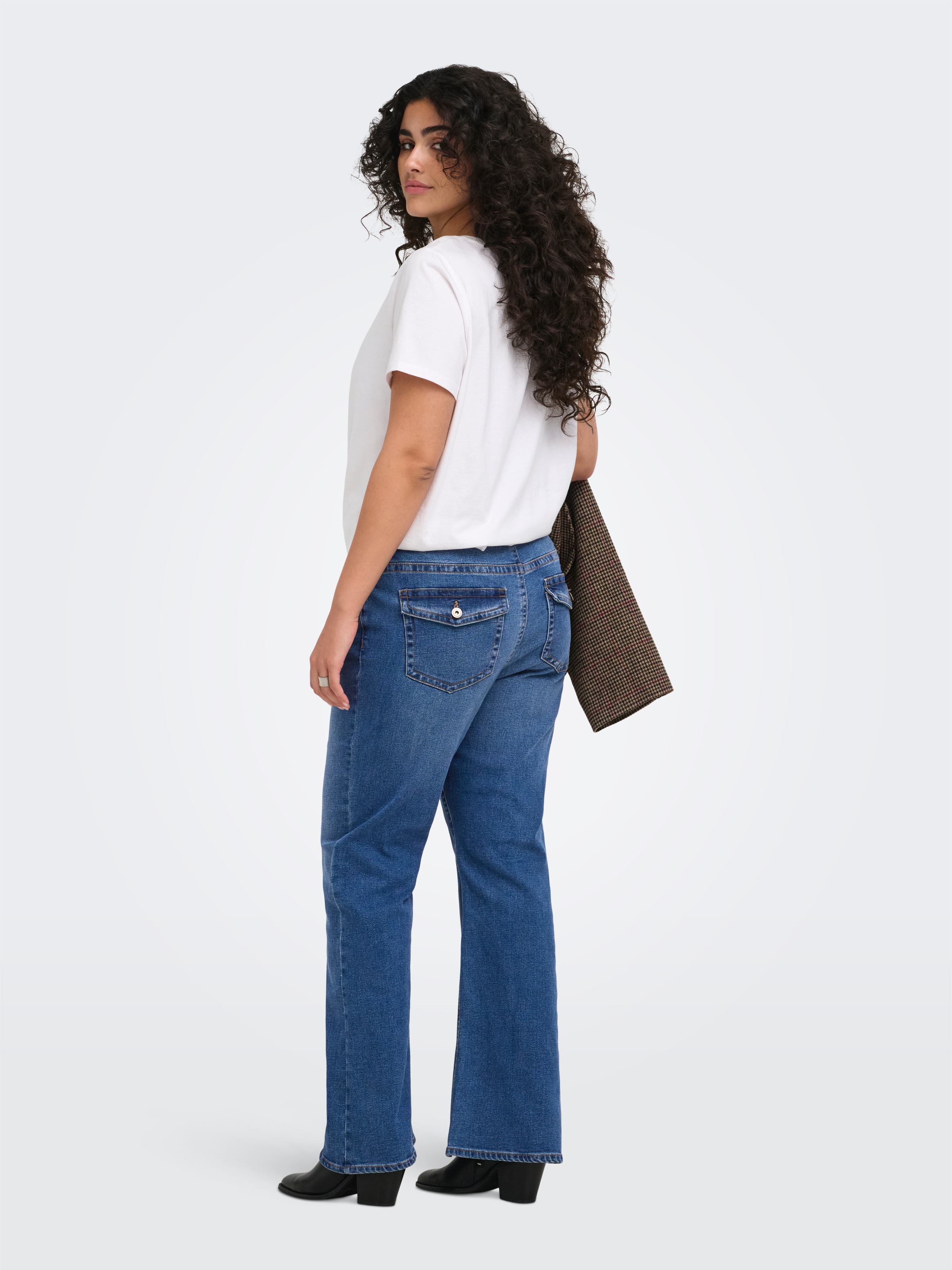 ONLY CARMAKOMA Jeans bootcut »CARPHOEBE REG BACK POC FLA PIM852 NOOS« mélange de coton, taille régulière