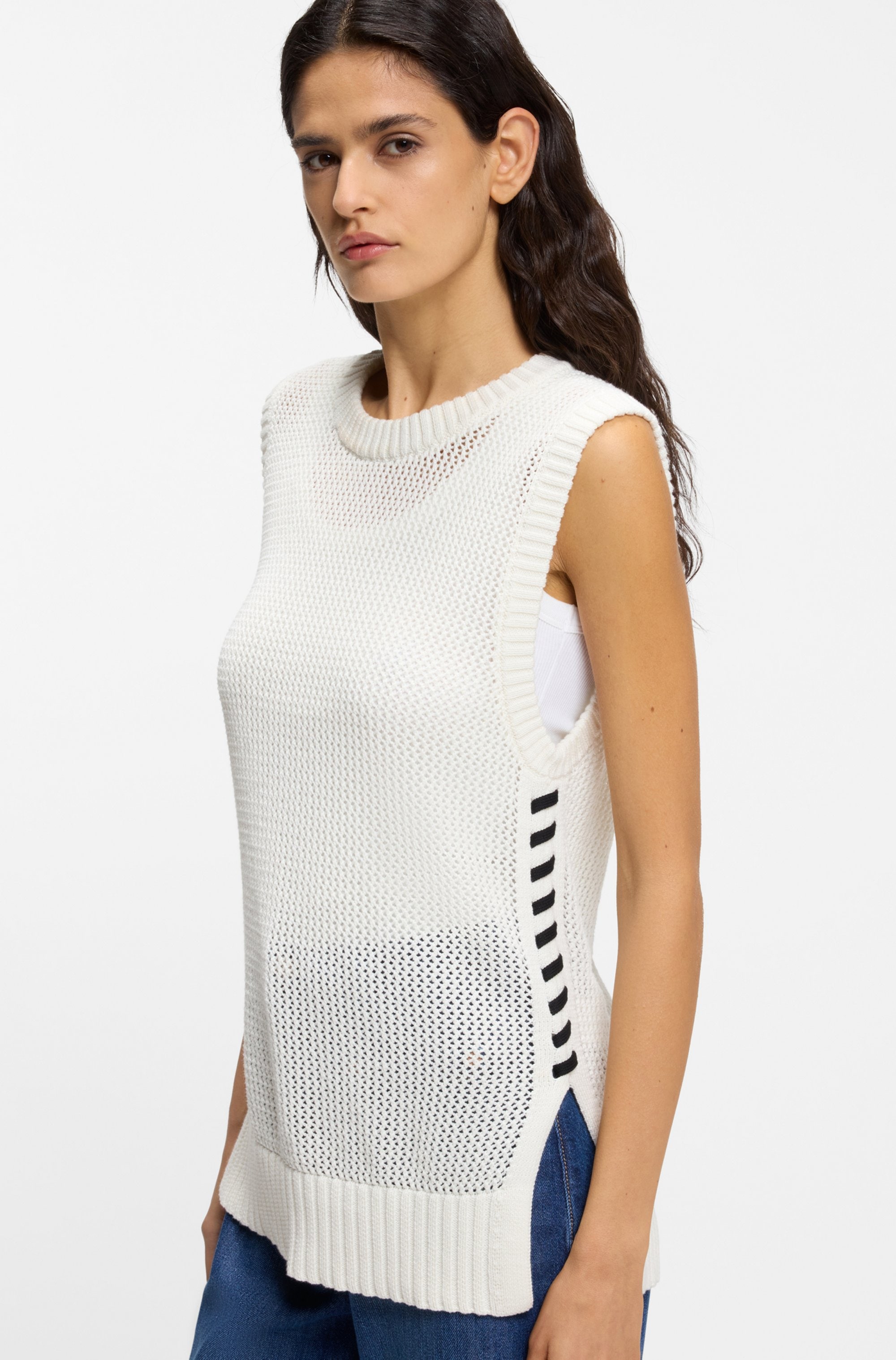 BOSS ORANGE Top en tricot »Favignon Premium Damenmode« mit Schnürdetails in Kontrastfarbe, Relaxed Fit