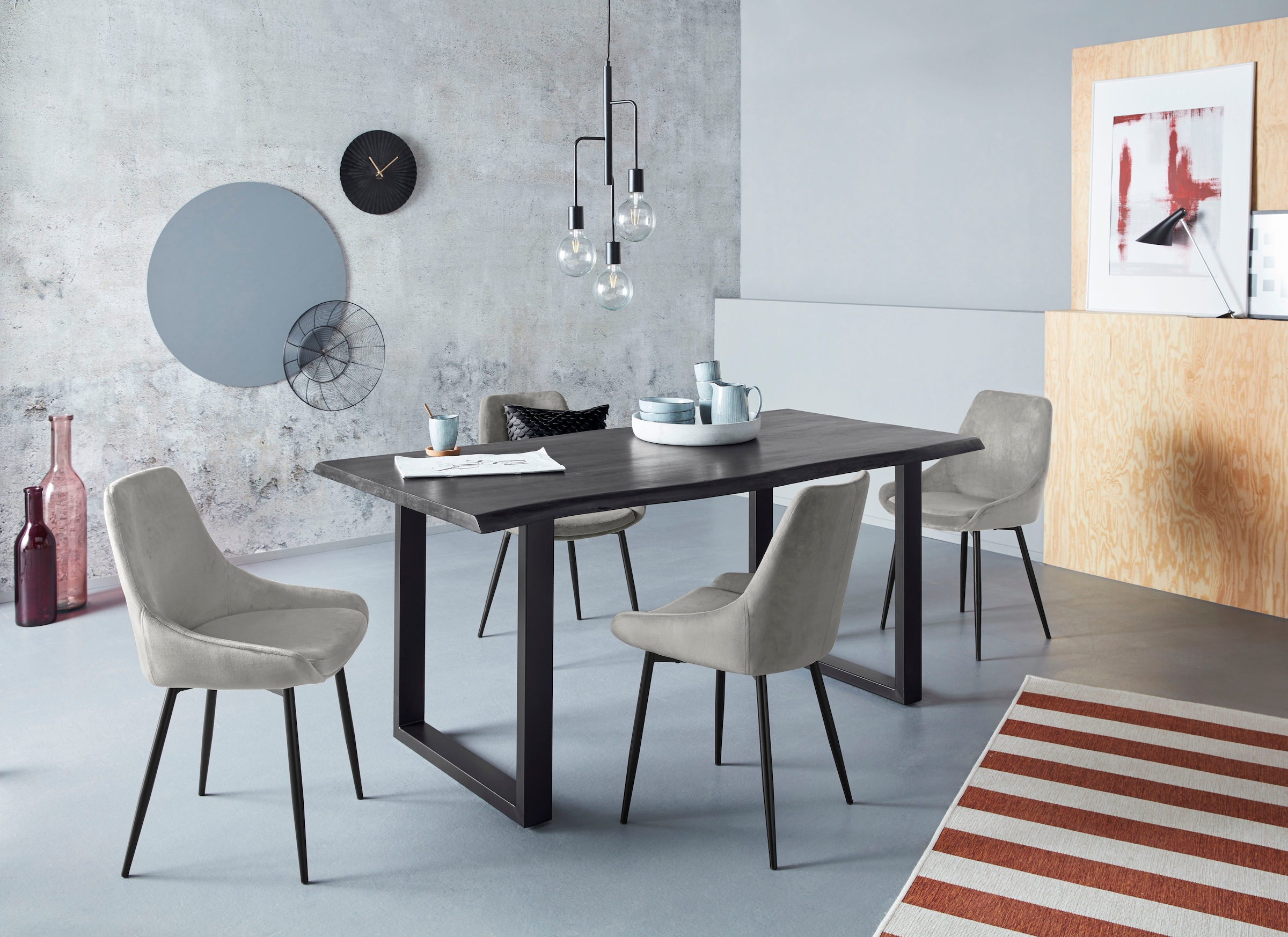 INOSIGN Esszimmerstuhl »Niam, Polsterstuhl« () 2er Set, schwarze Metallbeine, pflegeleichter Samtvelours Bezug