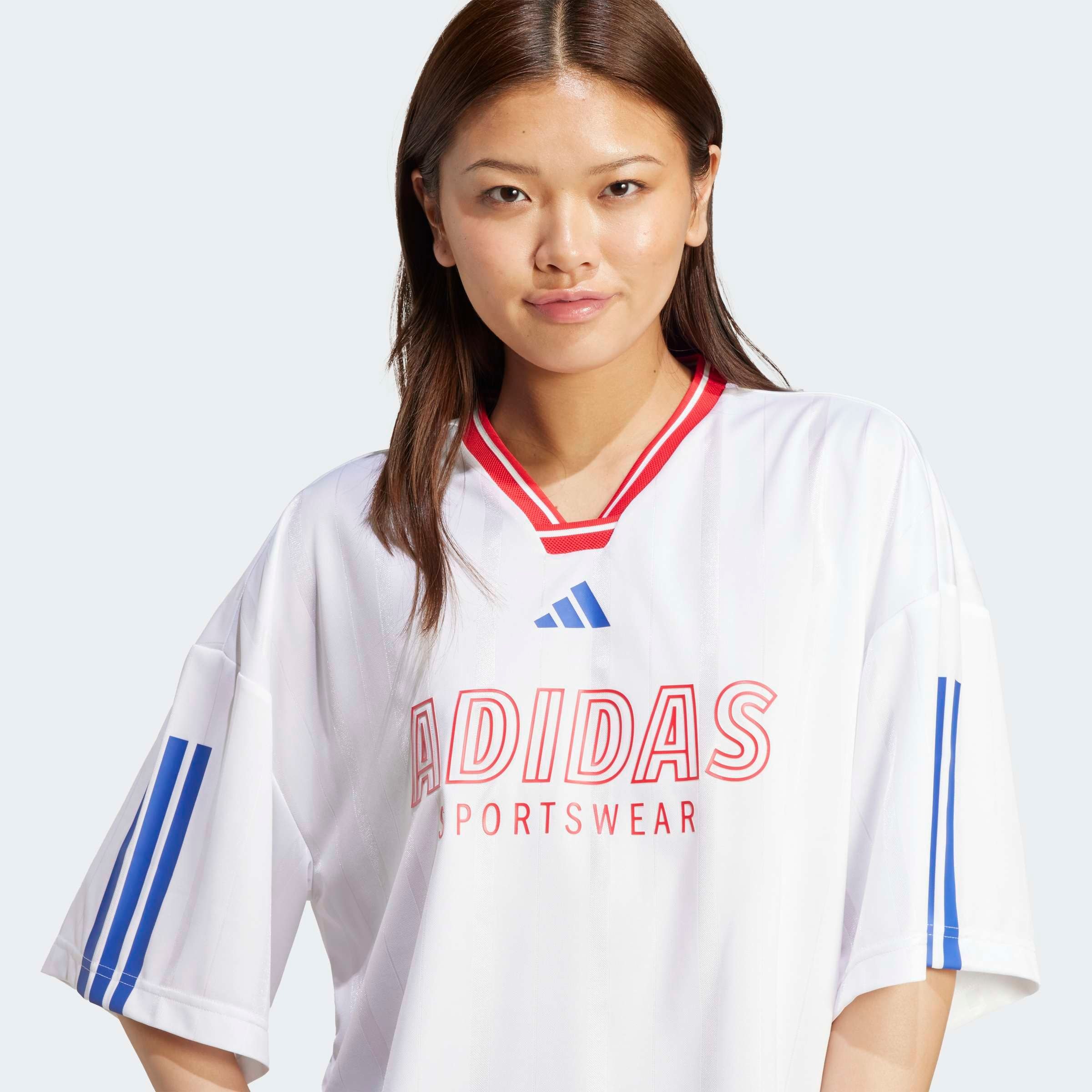 adidas Sportswear T-Shirt »W TIRO GC BF T« lockerer Boyfriend-Fit, mit V-Ausschnitt, länger geschnittene Ärmel