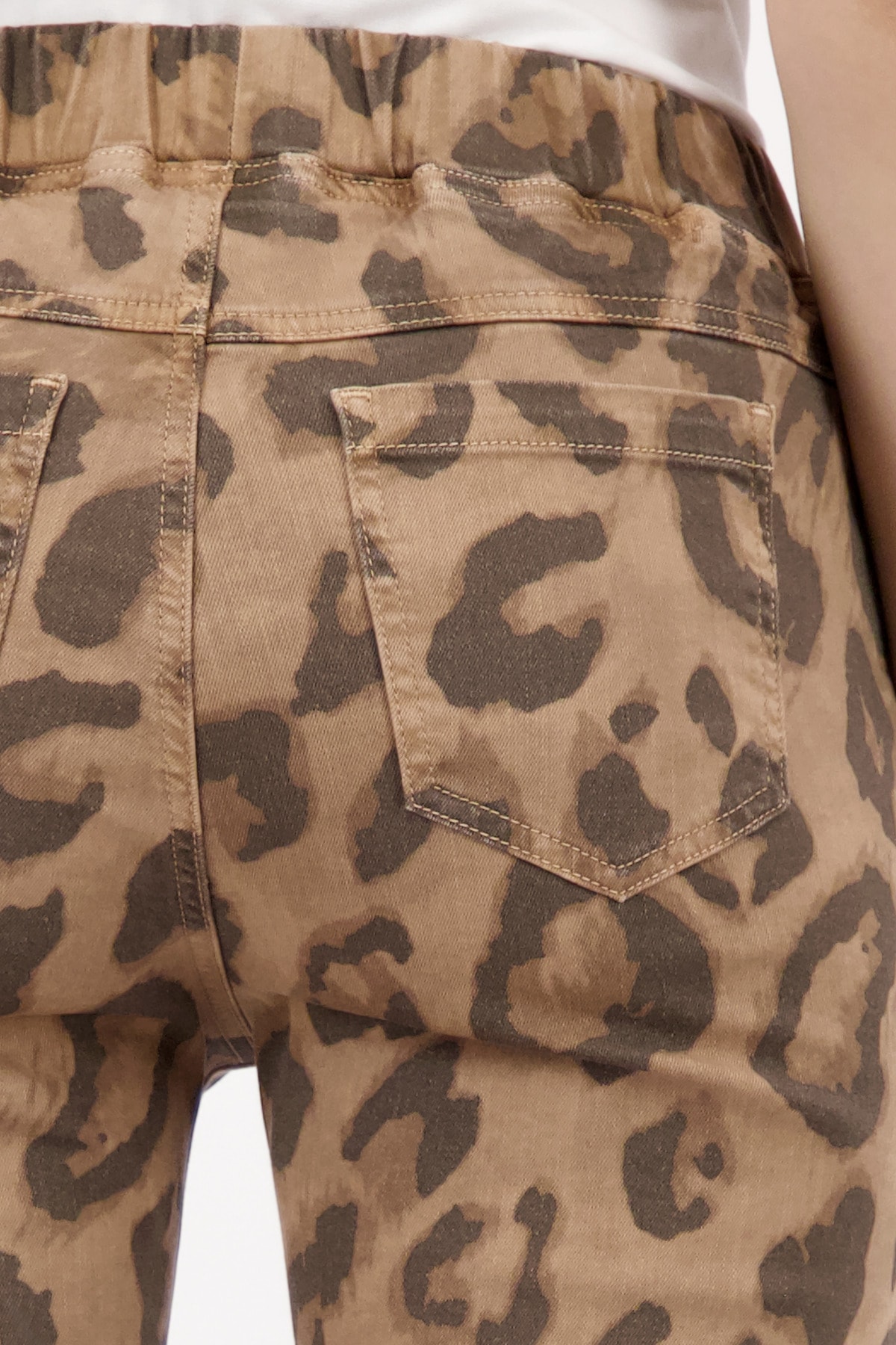 Monari Pantalon de jogging »Leo allover 70cm«  Regular fit mit Leo-Print