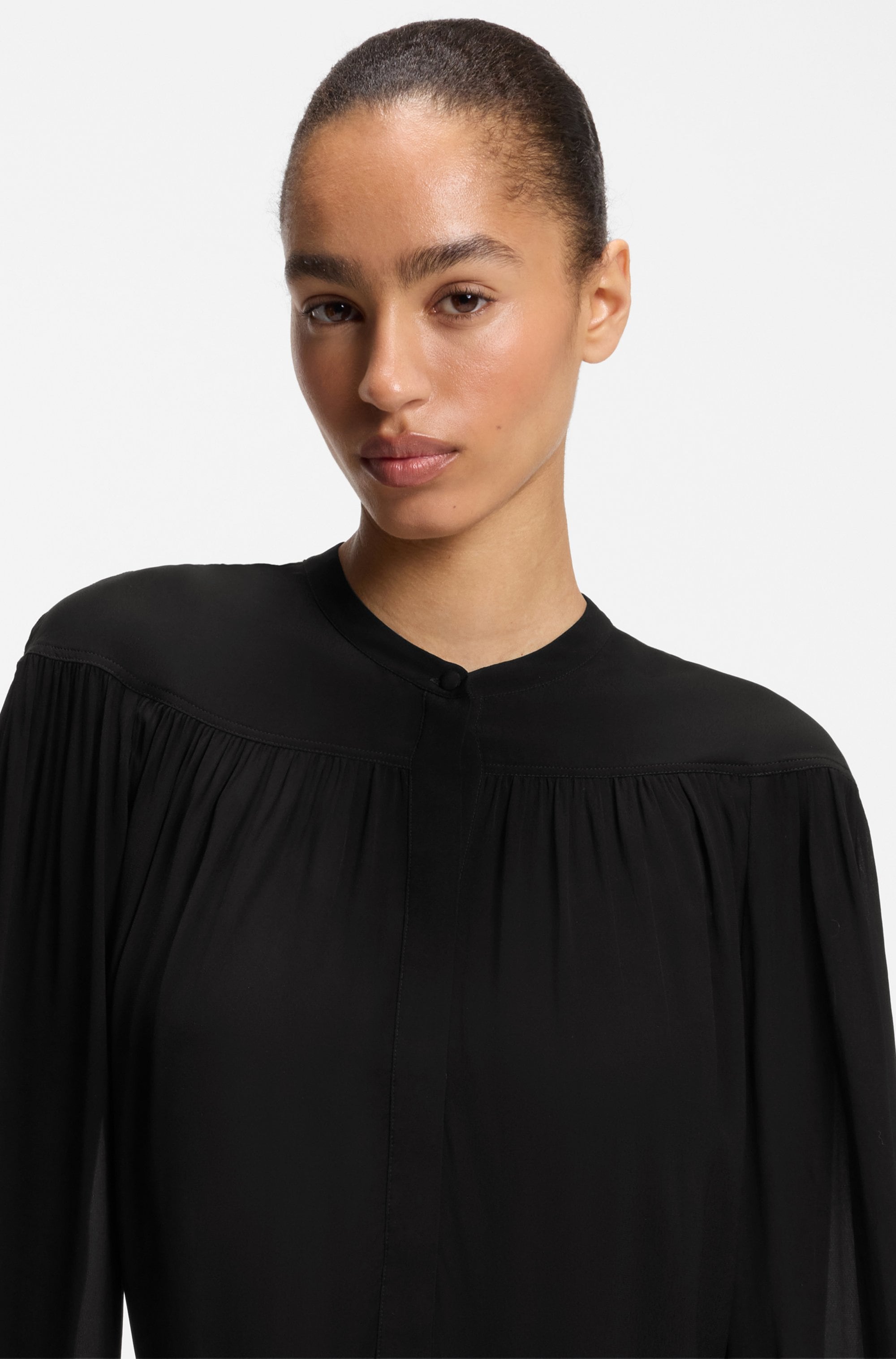 BOSS ORANGE Robe chemisier »Dassandra Premium Damenmode« avec patte de boutonnage cachée & ceinture à nouer, coupe décontractée