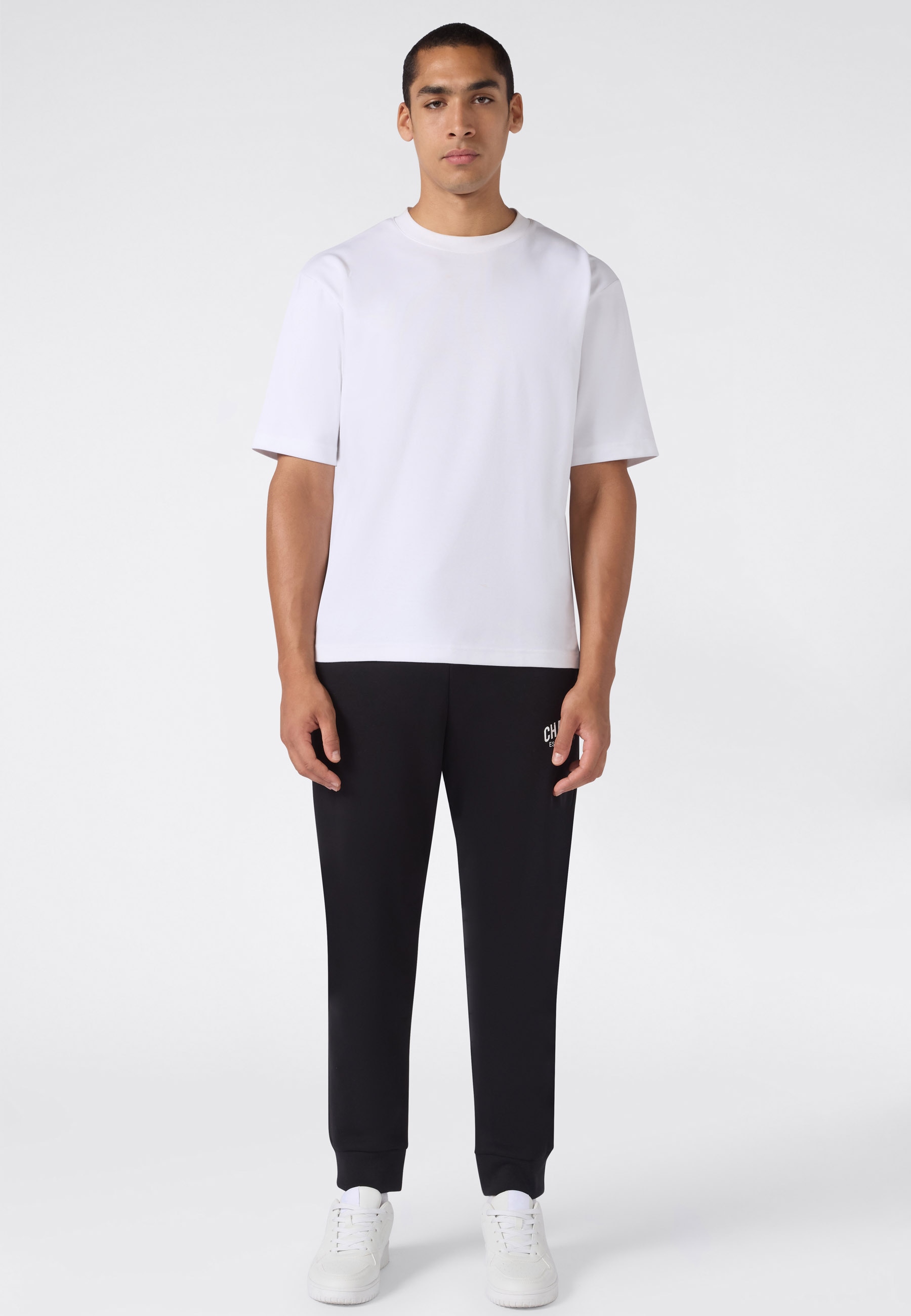 Champion Pantalon de jogging »SPORTWEAR JOGGERS Standard Fit«  Avec look sportif, coupe standard, en coton et polyester