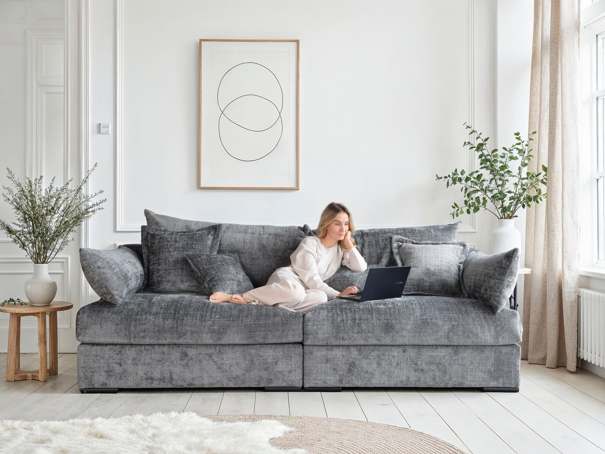 Home affaire Big-Sofa »Casa XXL, B: 247 cm« 4 Zierkissen, Mega-Sofa, in Cord oder Chenille-Struktur, Federkern