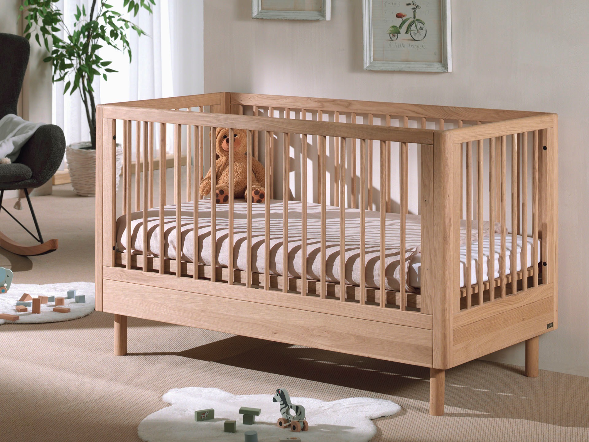 Vipack Lit bébé »hochwertig, stabil gebaut, Made in Europe, Oberfläche geölt lt. EN71-3« 70/140 cm, avec barreaux coulissants et sommier à lattes, réglable en hauteur