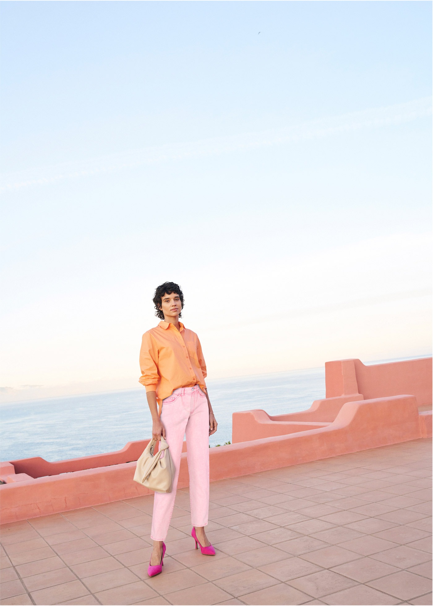 bonprix Pantalon tissé »Verkürzte Twill-Hose im Used-Look«  en coton et élasthanne, silhouette étroite, slim fit, look usé