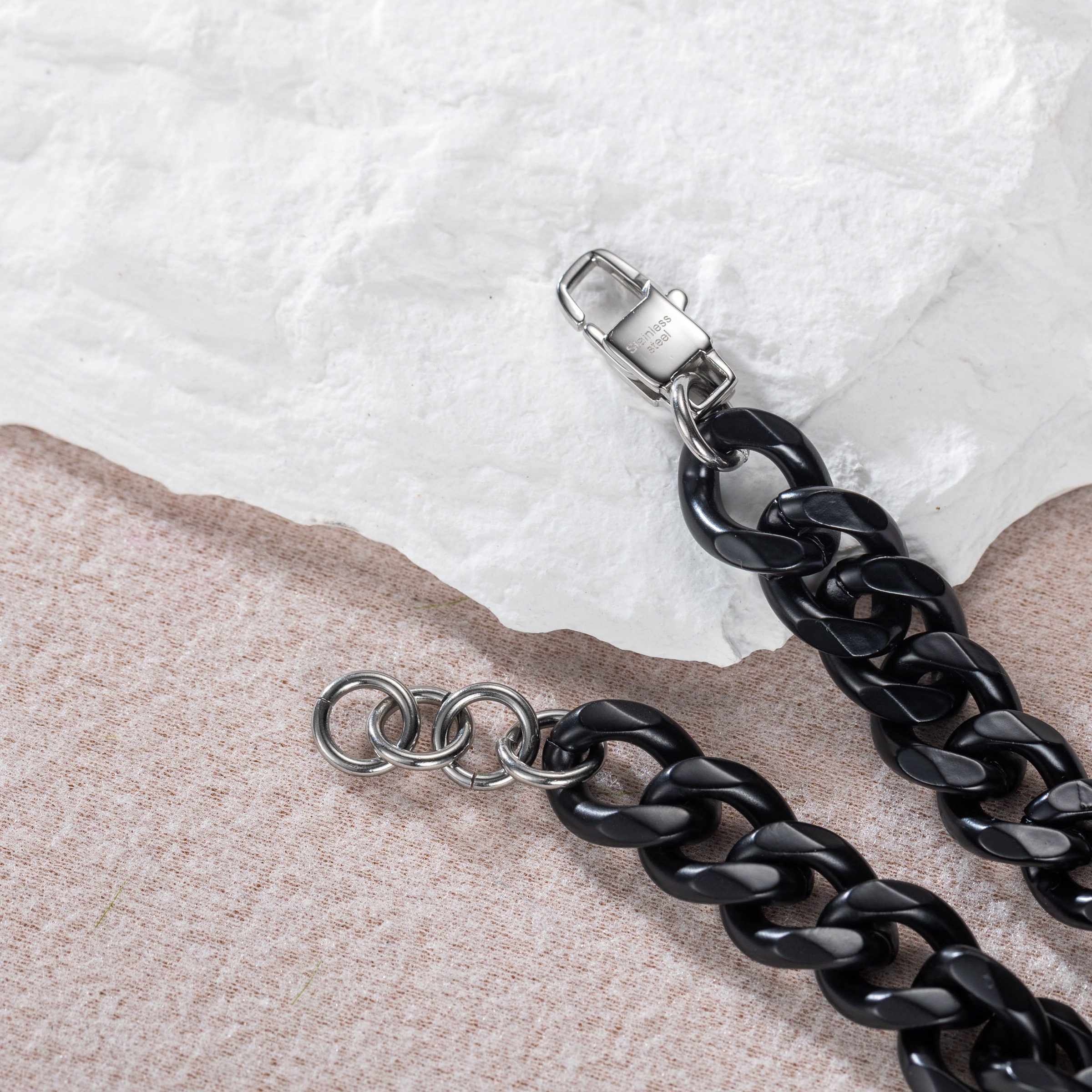 Firetti Armband »Schmuck Geschenk Edelstahl Armschmuck Armkette Panzerkette Color«