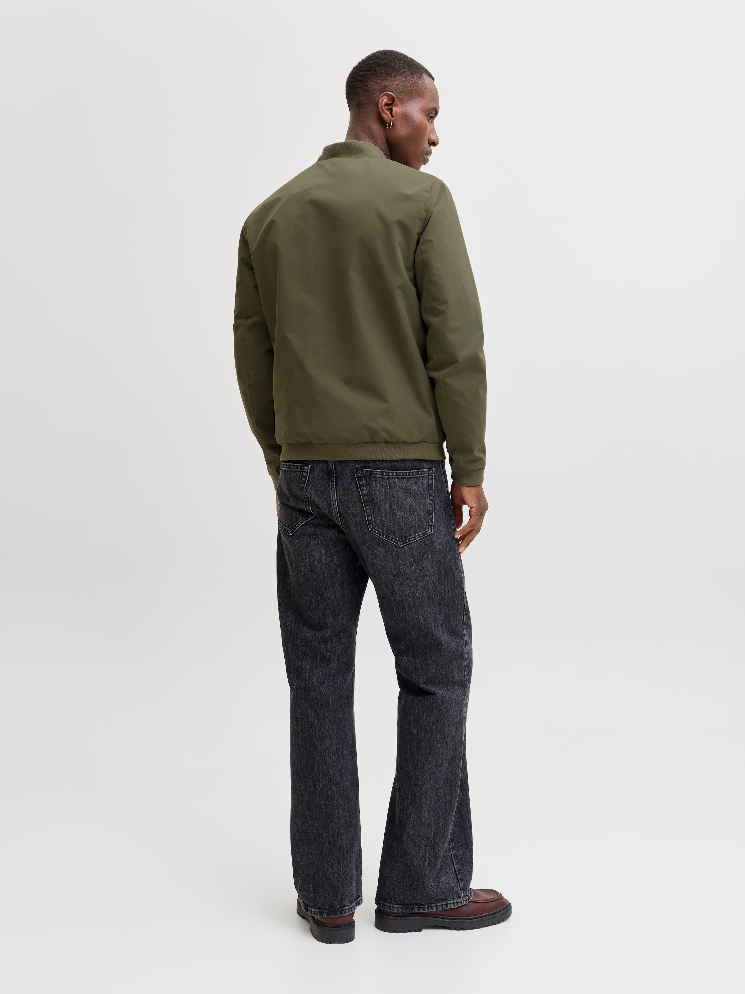 Jack & Jones Blouson »JJERUSH mit Stehkragen und Reissverschlusstaschen« ohne Kapuze unifarben, modisch, regular fit, Polyester