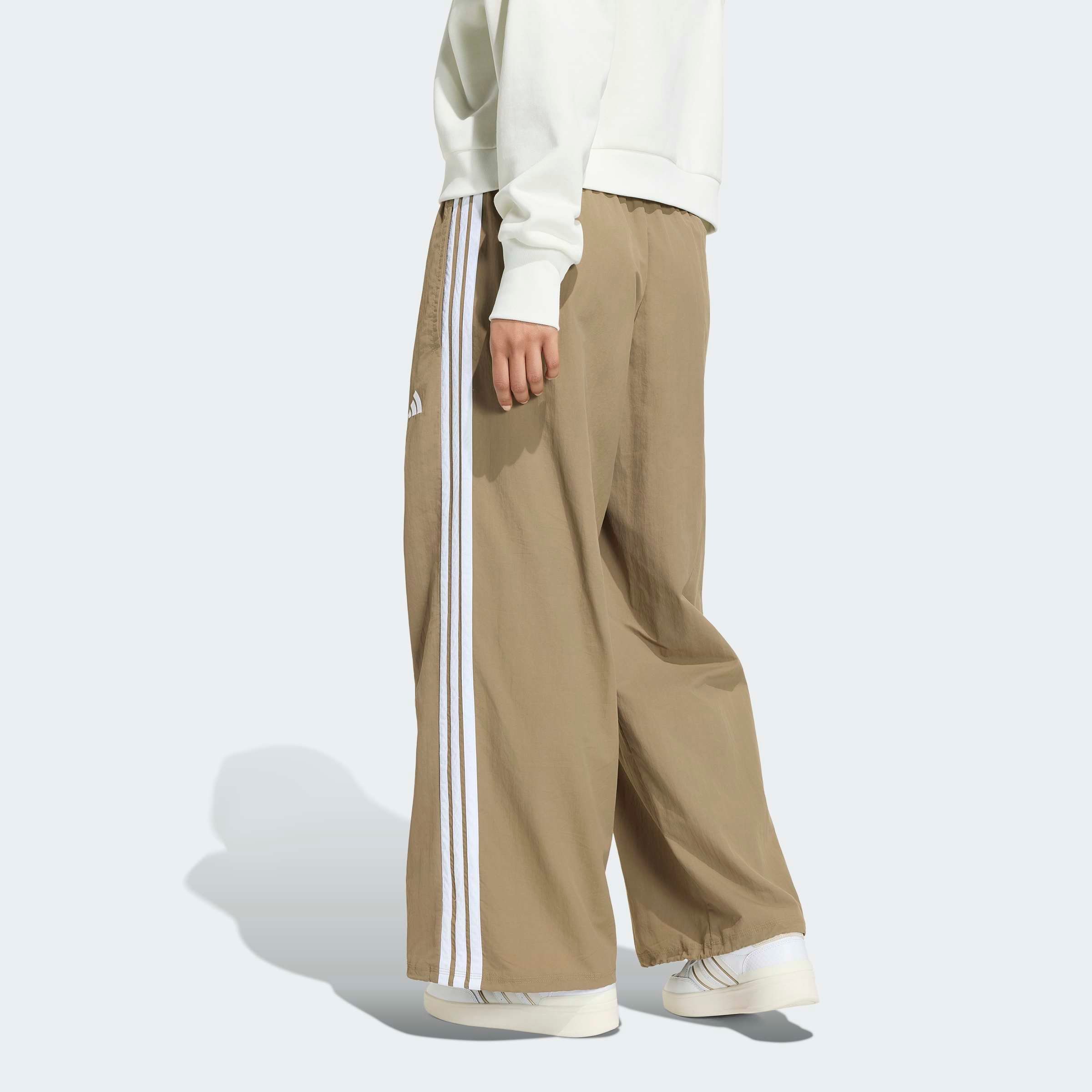 adidas Sportswear Pantalon de sport »ICONIC, GEWEBT, WEITES BEIN«