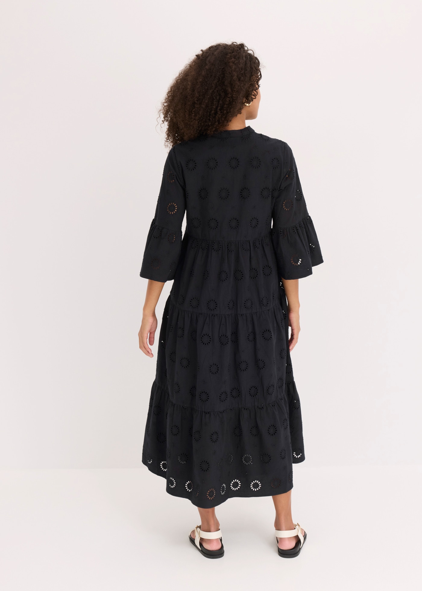 bonprix Robe midi en coton pur, coupe trapèze, manches 3/4, col montant