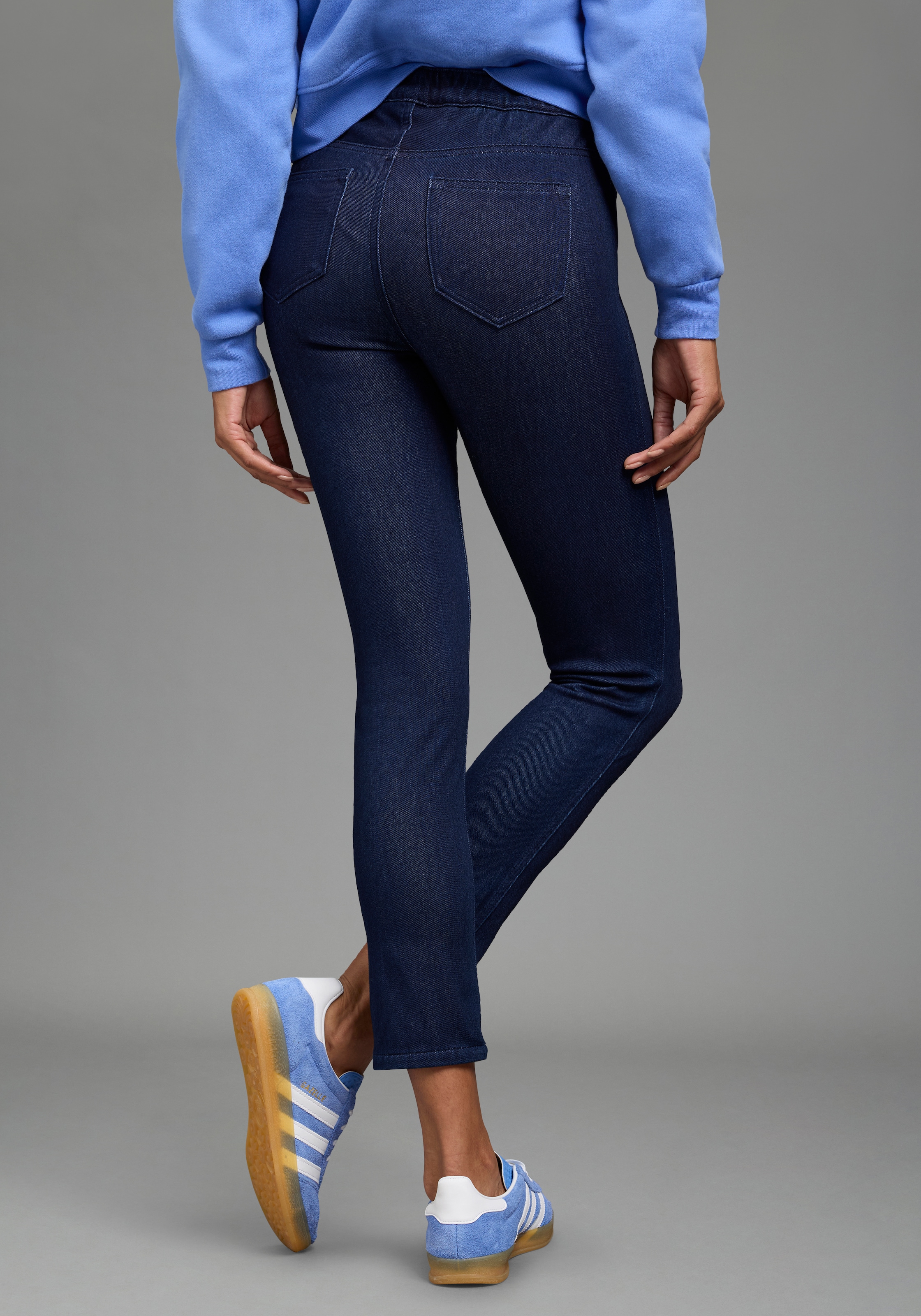 Arizona Jeggings en jeans »im 4 Way Stretch, Quer- und Längselastisch, 7/8« coupe skinny extra étroite, hauteur normale de taille, longueur 7/8