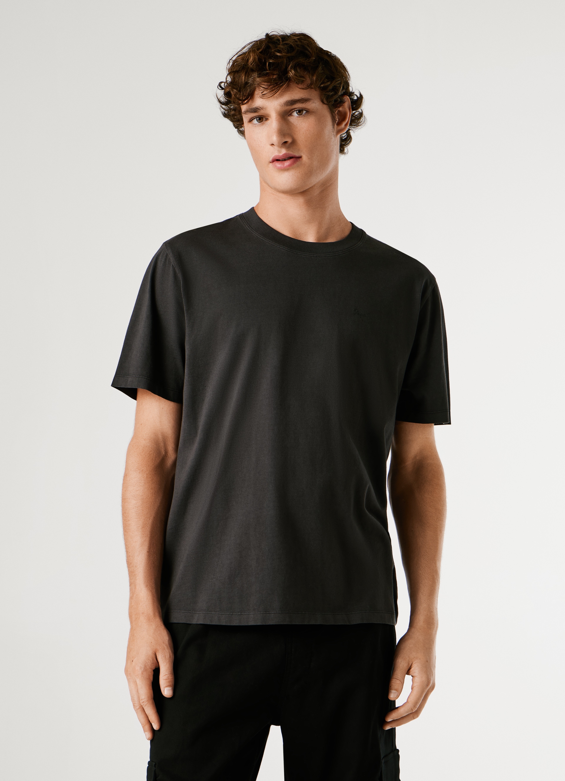 Pepe Jeans »JACKO« mit kleinem Ton-in-Ton Logoschriftzug