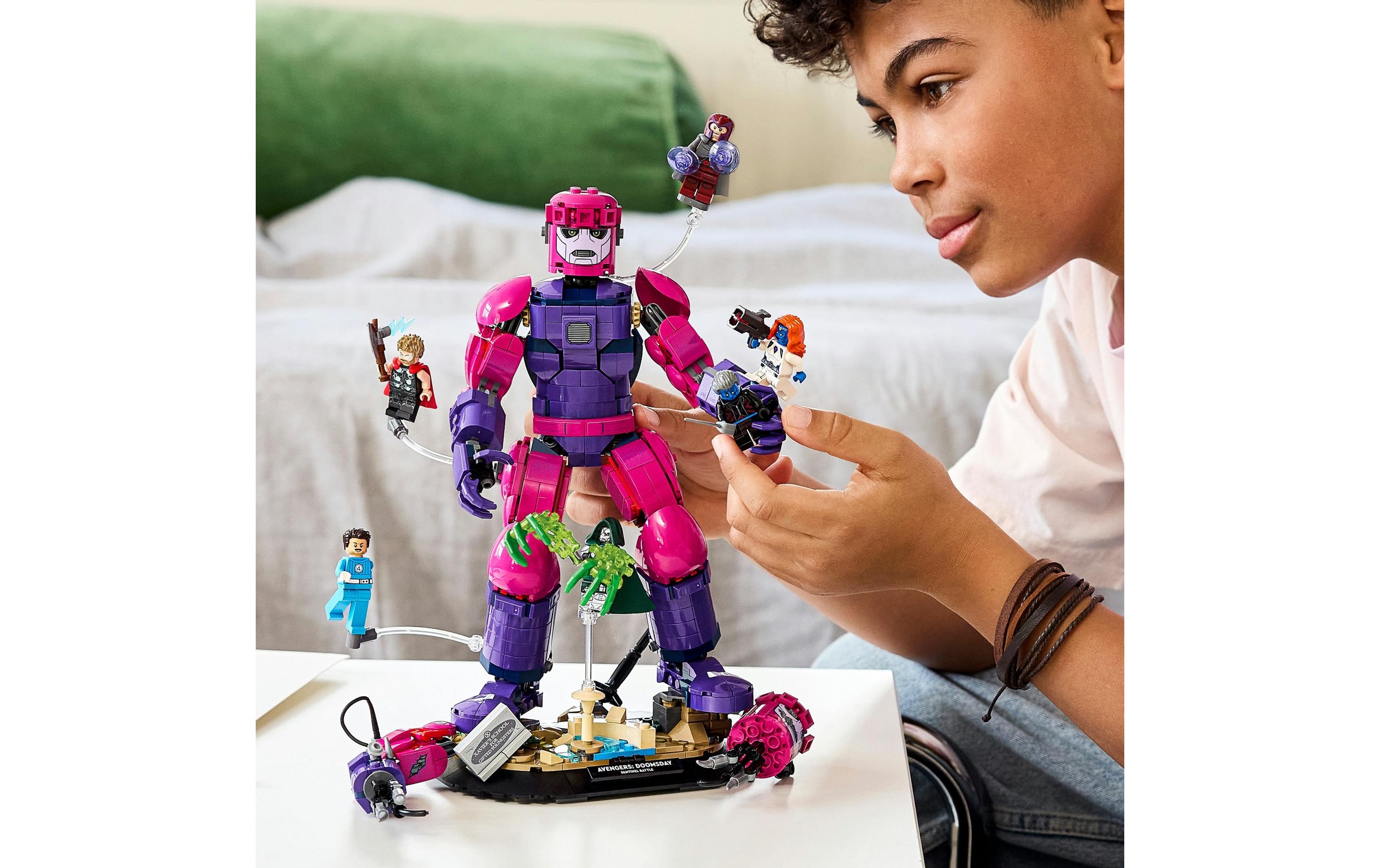 LEGO® Konstruktionsspielsteine »Legendärer Showdown: Avengers: Doomsday Heroes 76348«