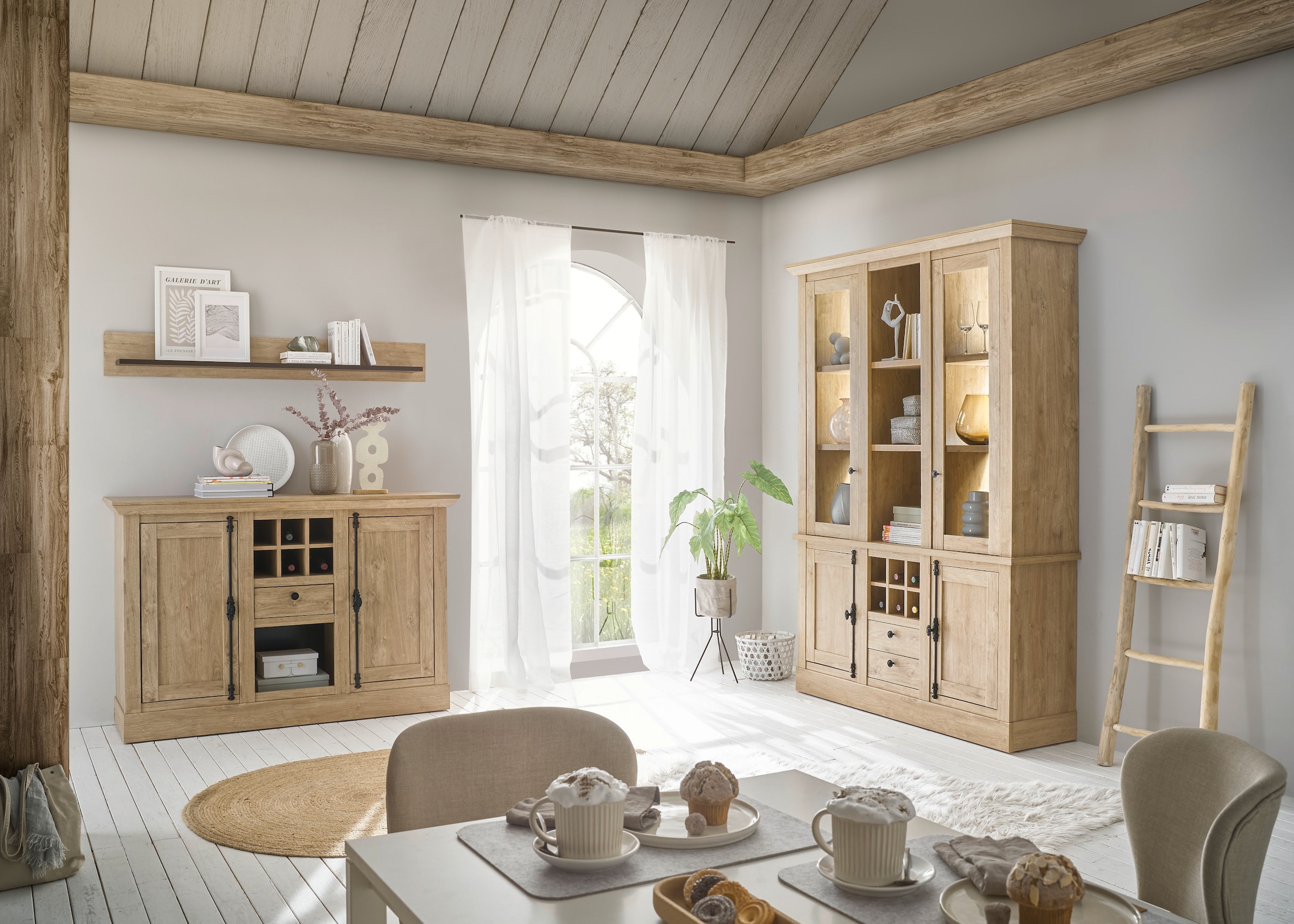 Home affaire Vitrine »Cornwall, Hochschrank im Landhausstil, Glasvitrine, Eiche Dekor« 1 Stk. tlg. Metallgriffe, 147 cm breit, viel Stauraum, in zwei Grössen verfügbar