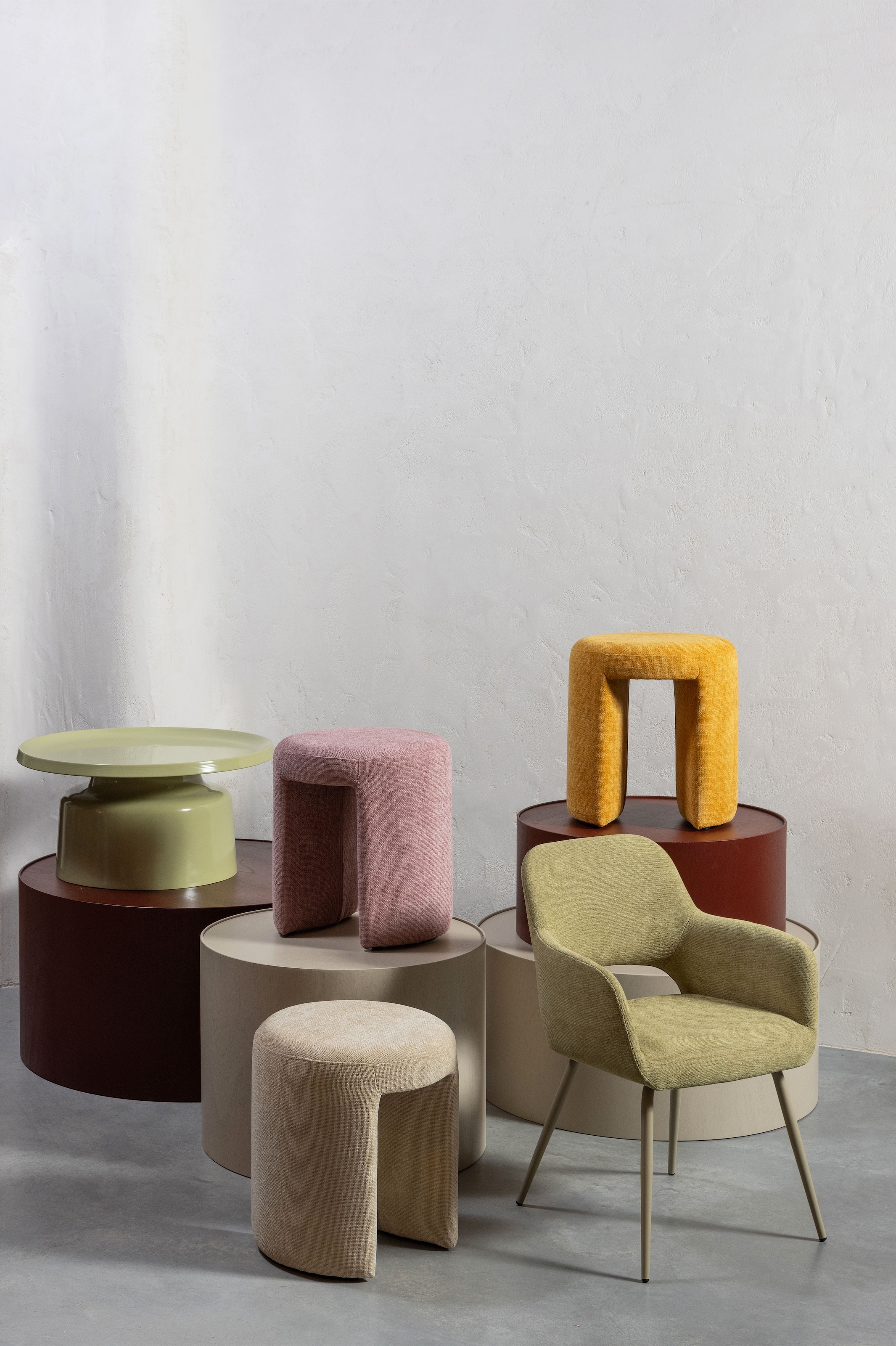 WOOOD Pouf »Charlie kompakte Form, vollständig gepolstertes B 45 x T 45 x H 47 cm« Très haute résistance à l'usure, capacité de charge 100 kg, hauteur d'assise moyenne
