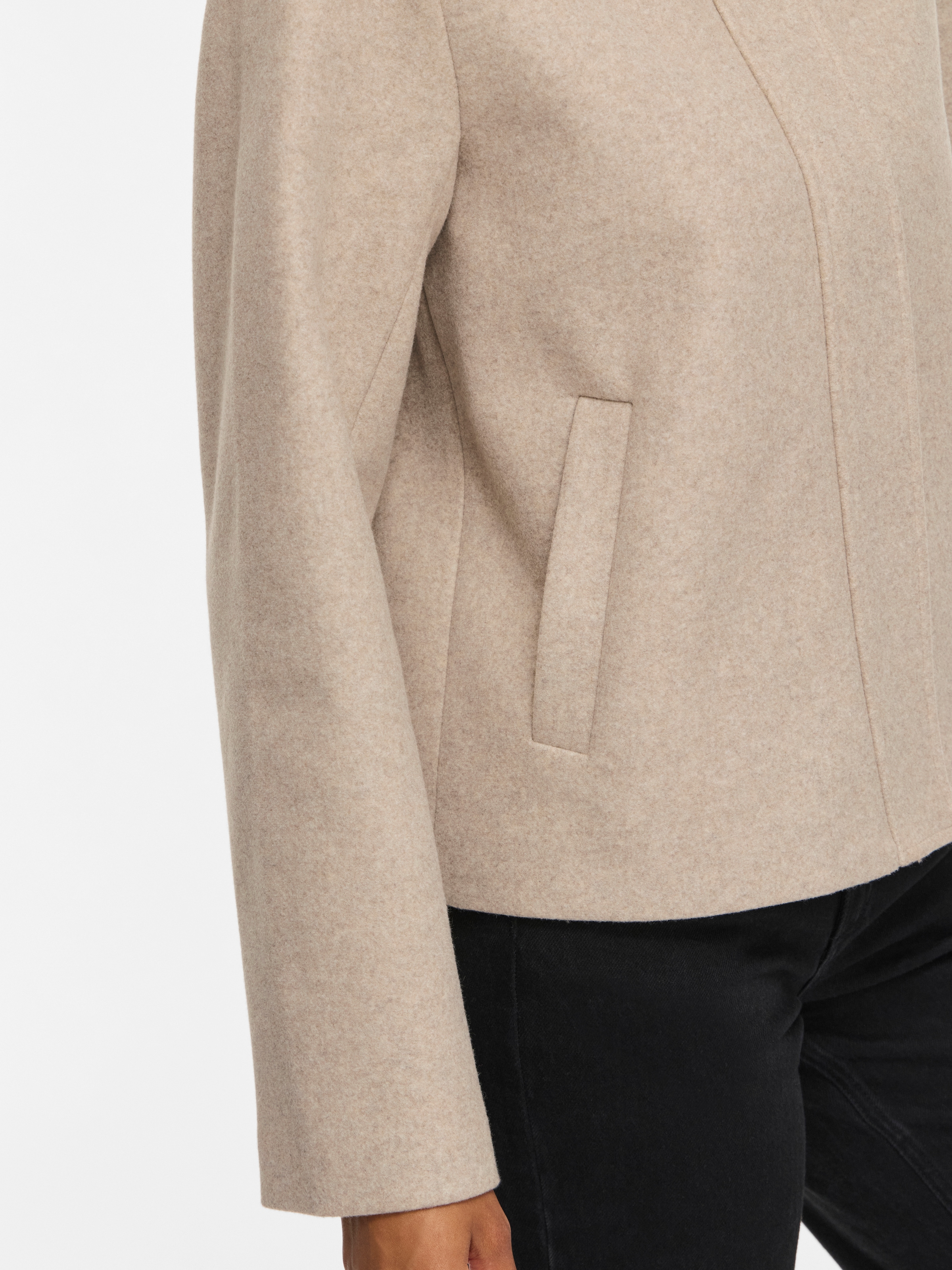Vila Veste courte »VICLAUDIA L/S HIGH NECK SHORT JKT- NOOS« fibre synthétique