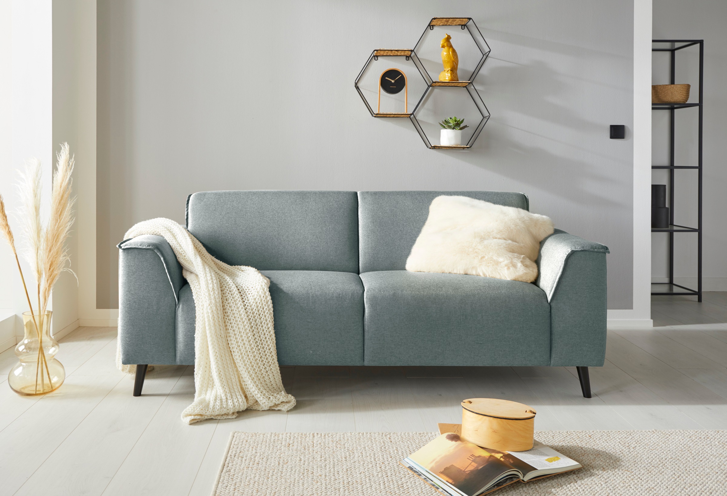 DOMO collection 2,5-places »Amora tolle Verarbeitungsdetails, komfortabel,« mit Federkern für hohen Sitzkomfort