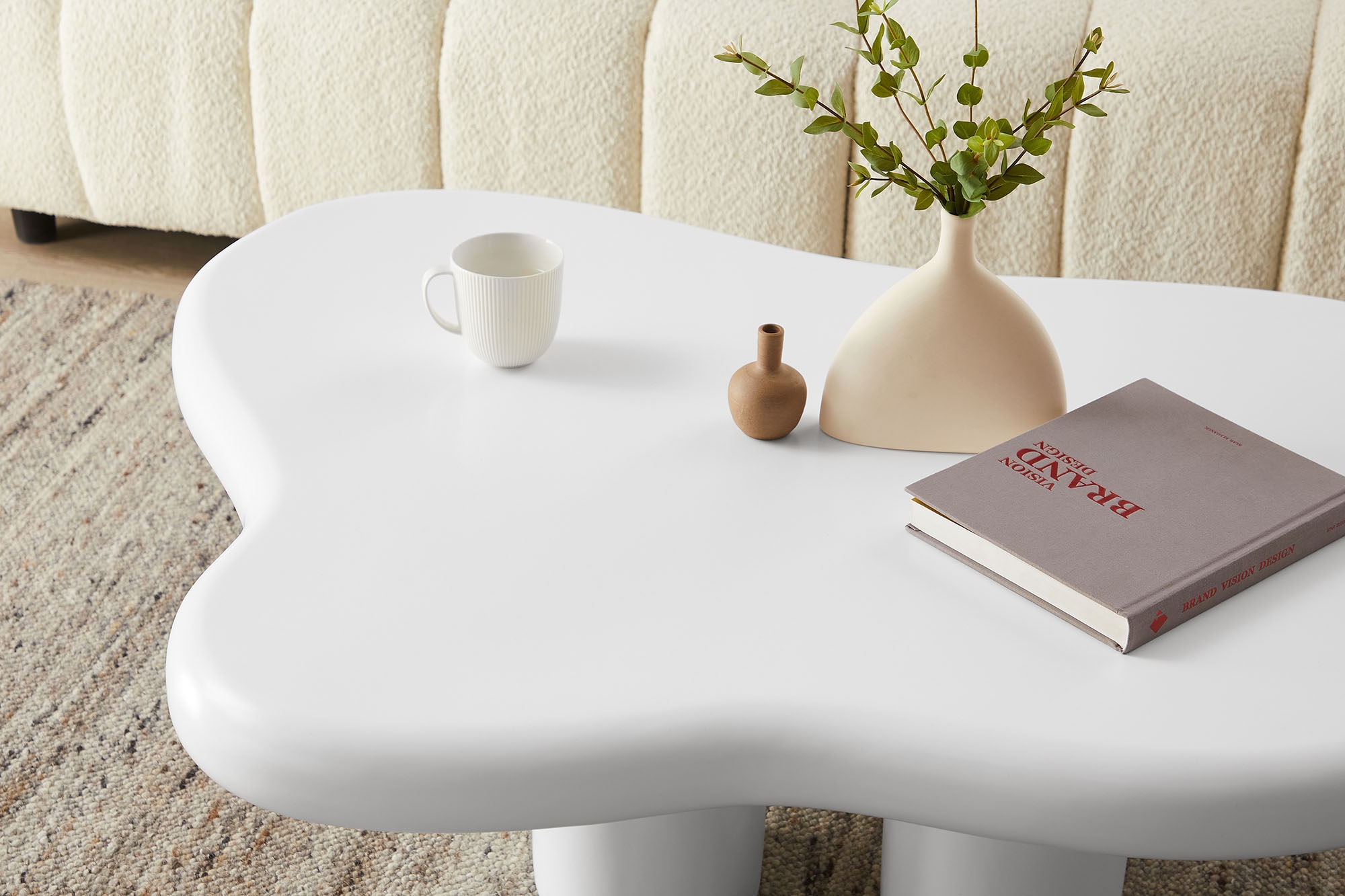 SalesFever Couchtisch »Wohnzimmertisch - stilvoll und funktional« Im verspielten Comic-Stil