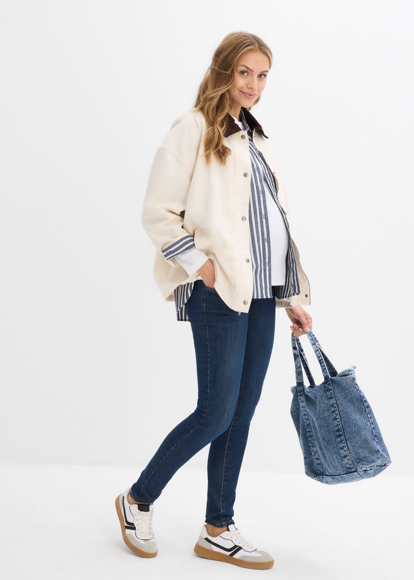 bonprix Jeans de grossesse avec design 5 poches, en denim de coton, coupe skinny