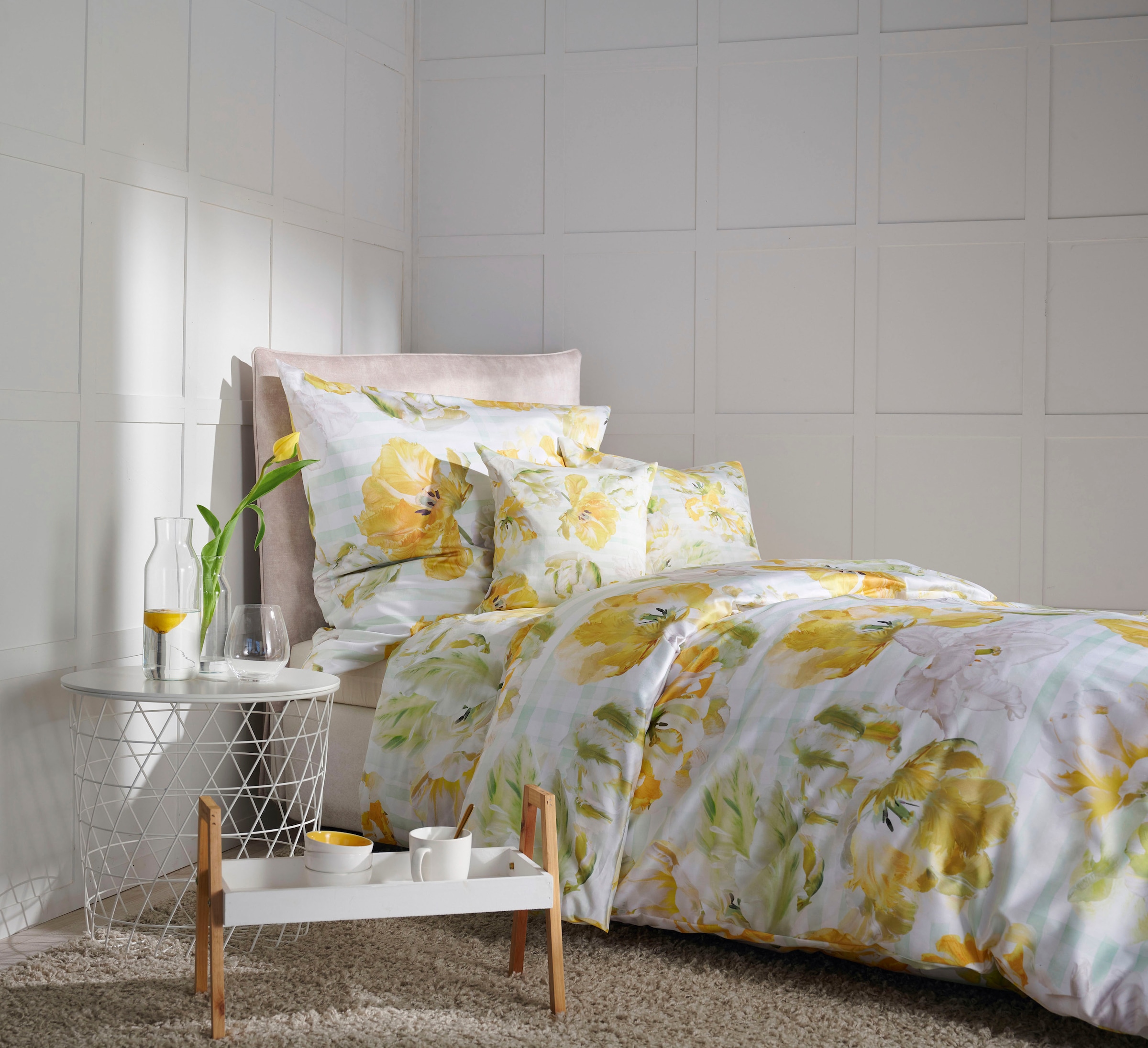 APELT Bettwäsche »Nelly« 2 Stk. elegante Papageientulpe und modernes Aquarellkaro