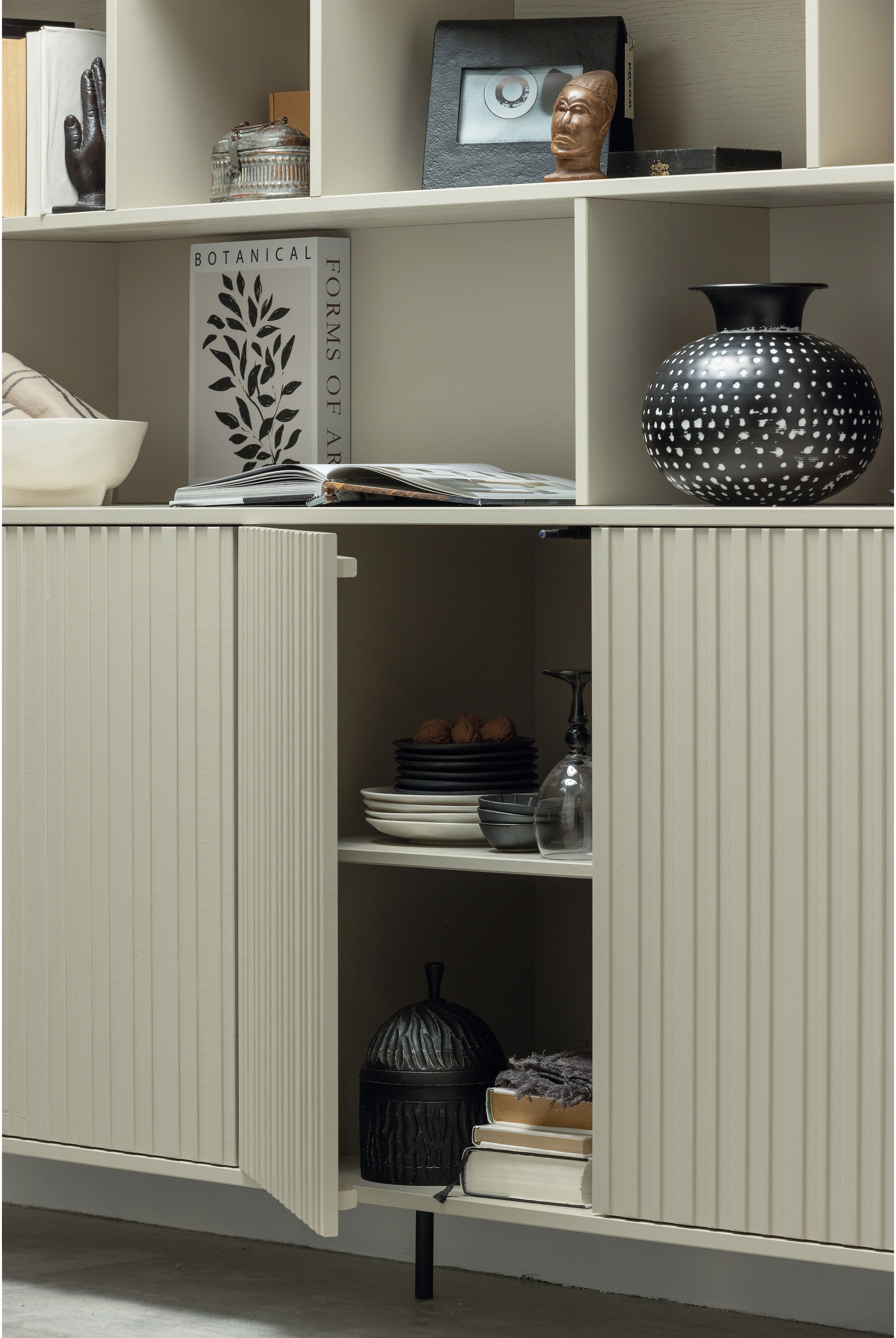 WOOOD Buffet »Gravu« Buffet New Gravure de WOOOD, design élégant et beaucoup de rangement